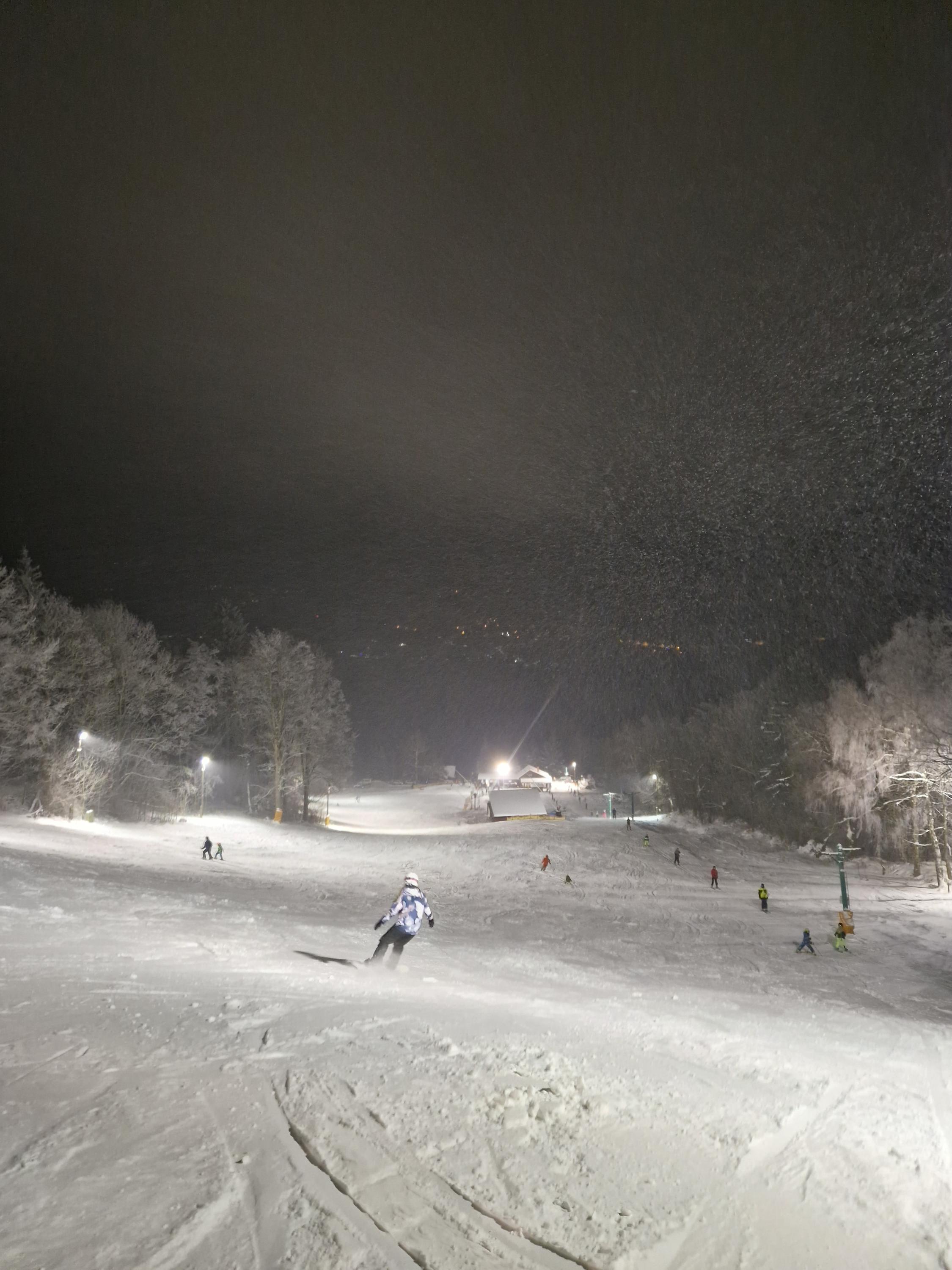 Skiareál Kozákov - půjčovna lyží a snowboardů, servis foto 2