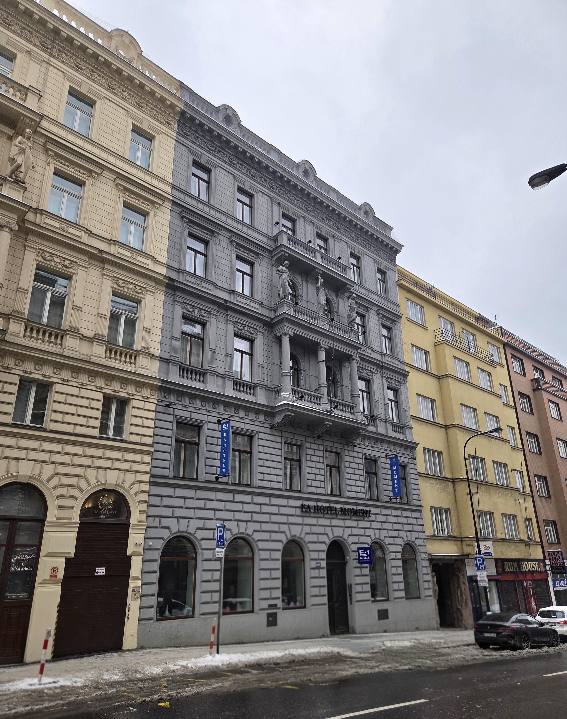 EA Hotel Moment Self Check-In foto 6