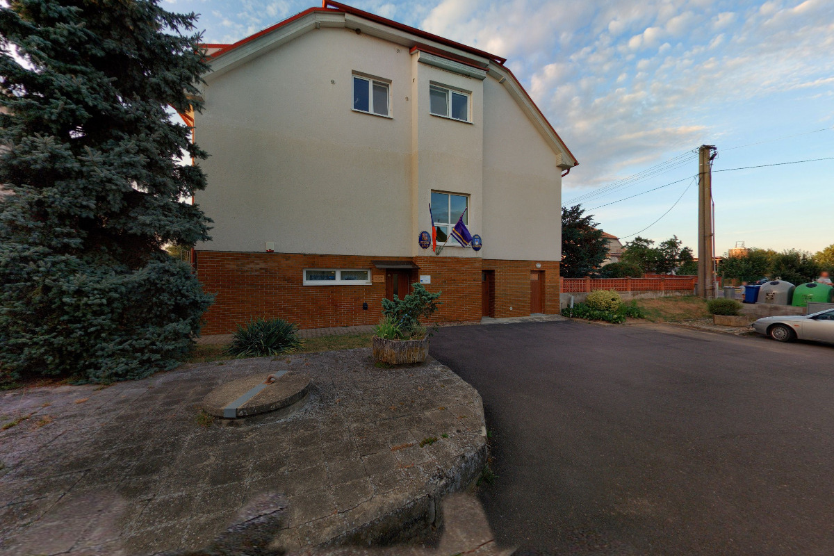 Častohostice - obecní úřad foto 2