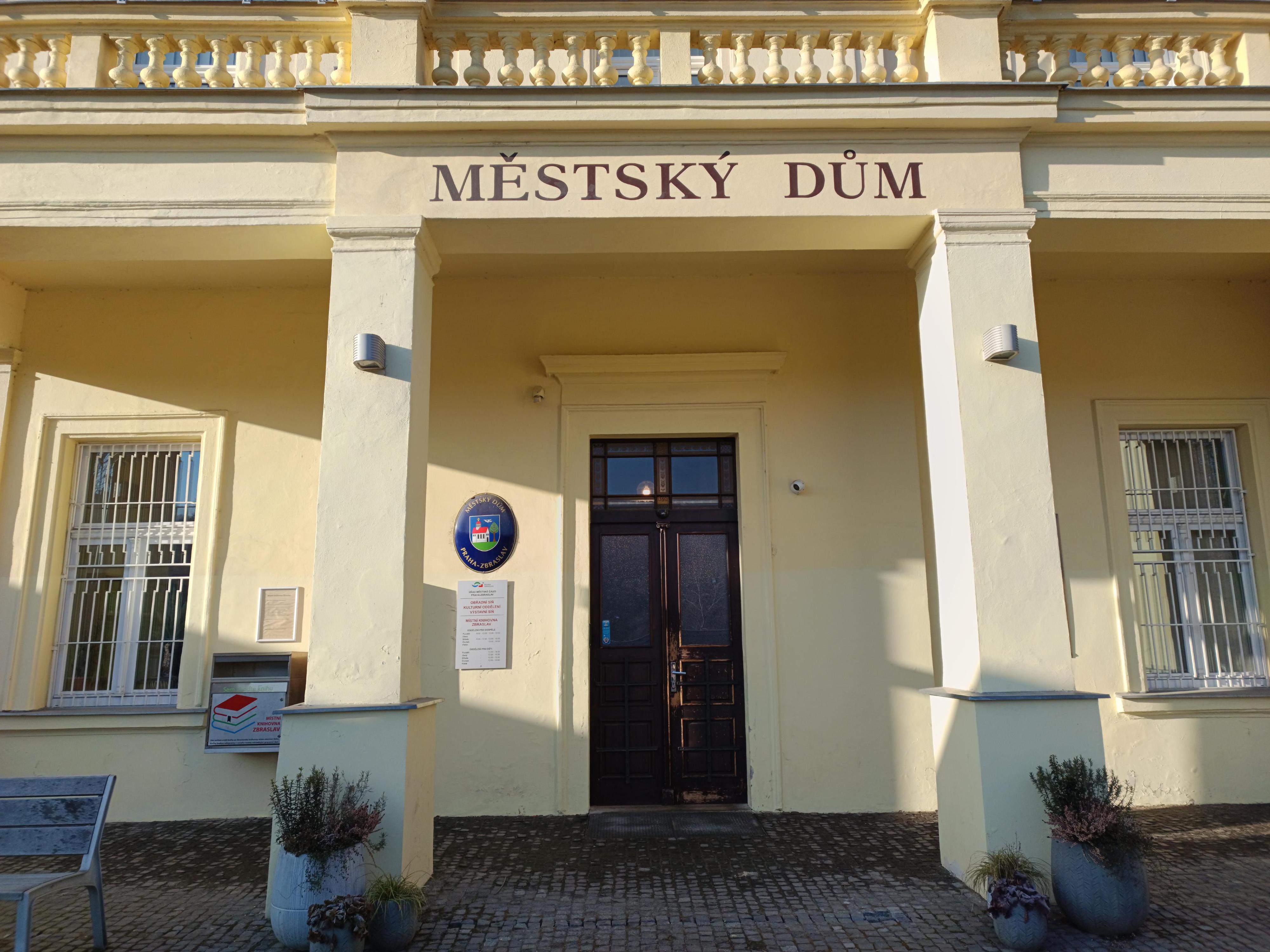 Místní knihovna Zbraslav foto 5