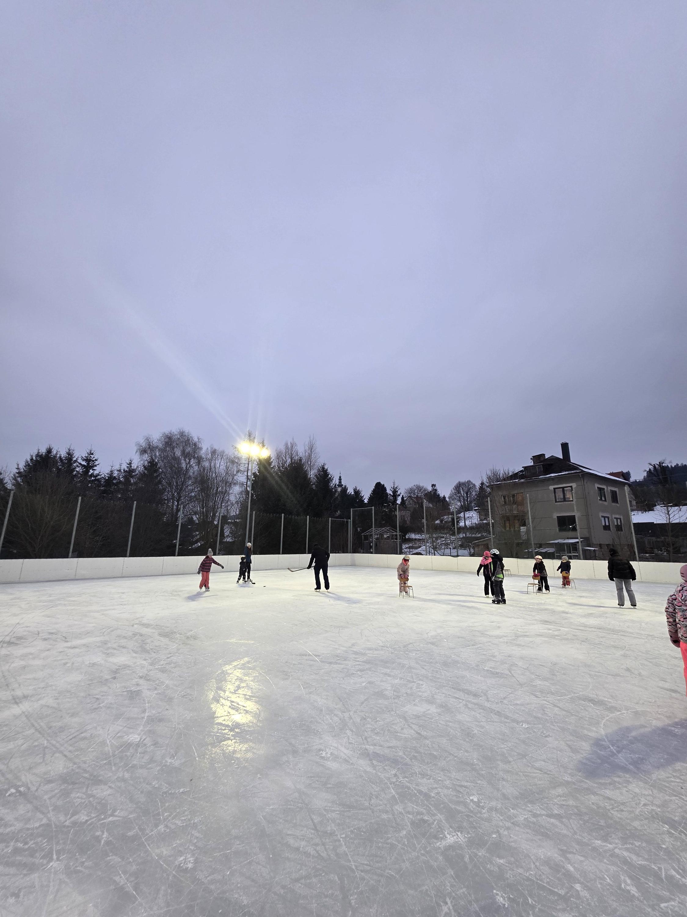 Sportovní hřiště Řetová foto 6