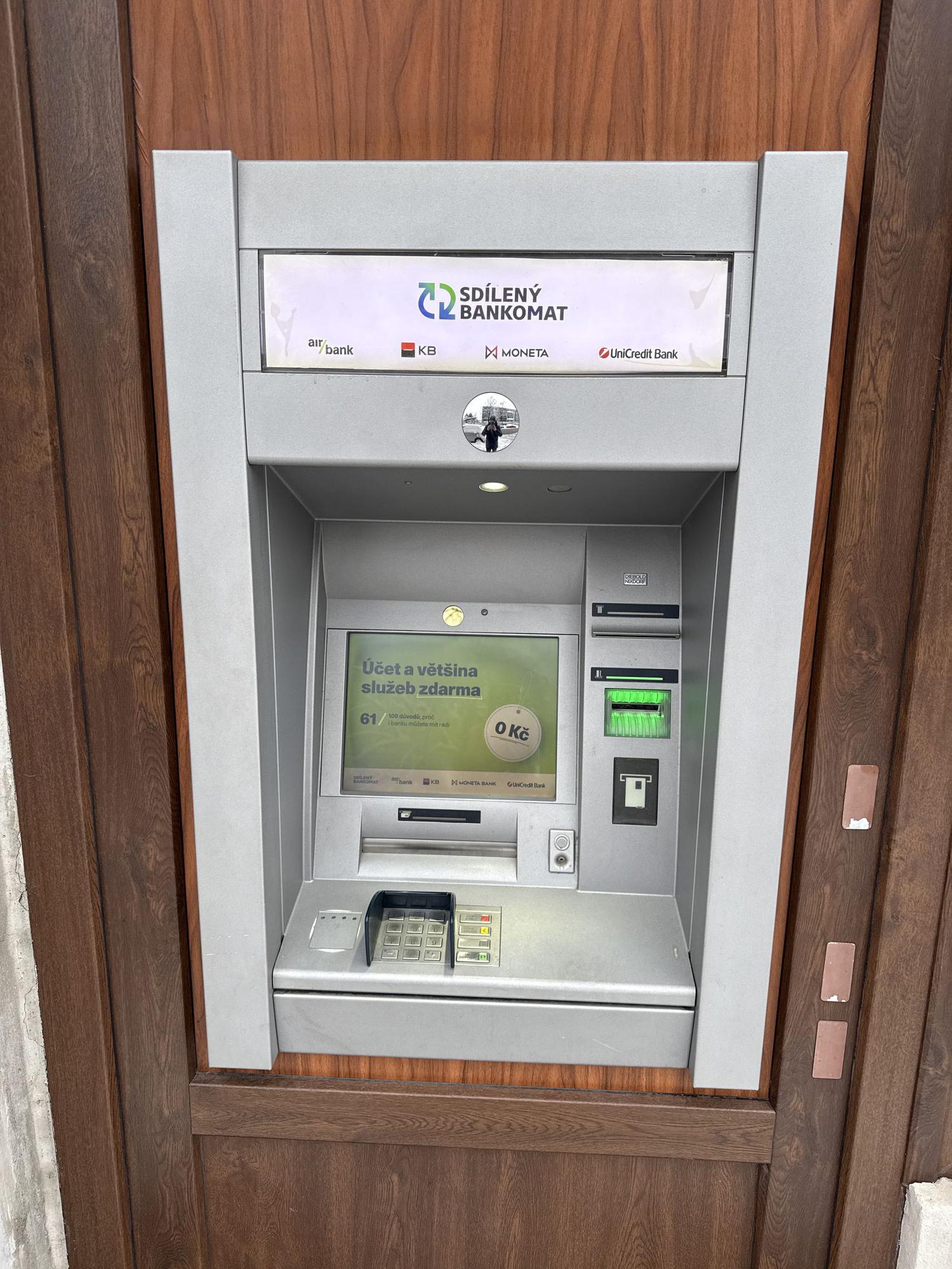 Bankomat Air Bank foto 2