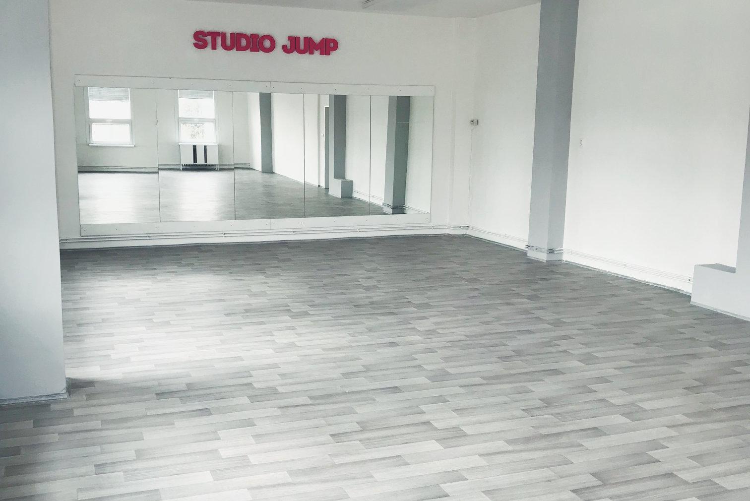 Studio VIVAjump