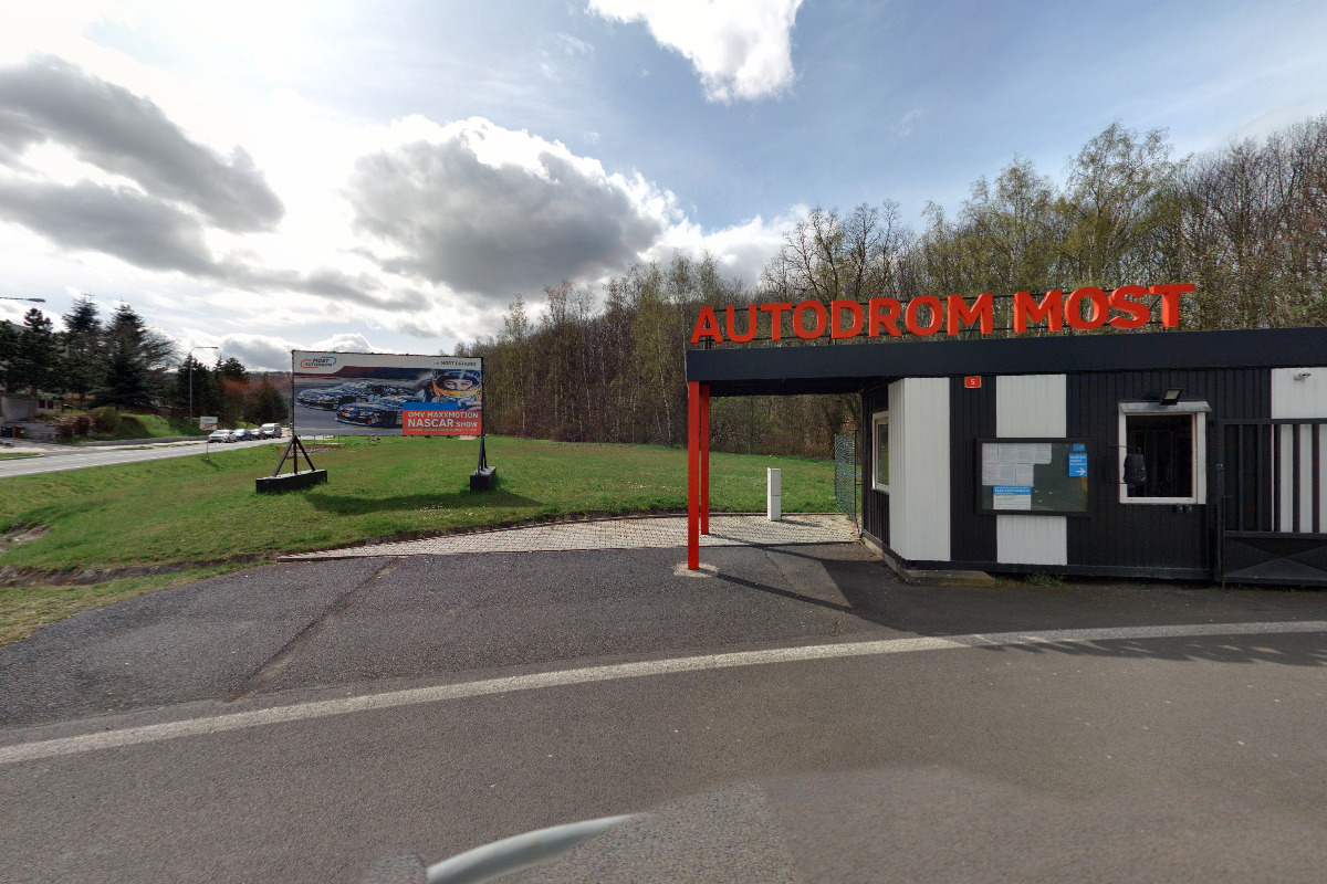 Dobíjecí stanice ČEZ