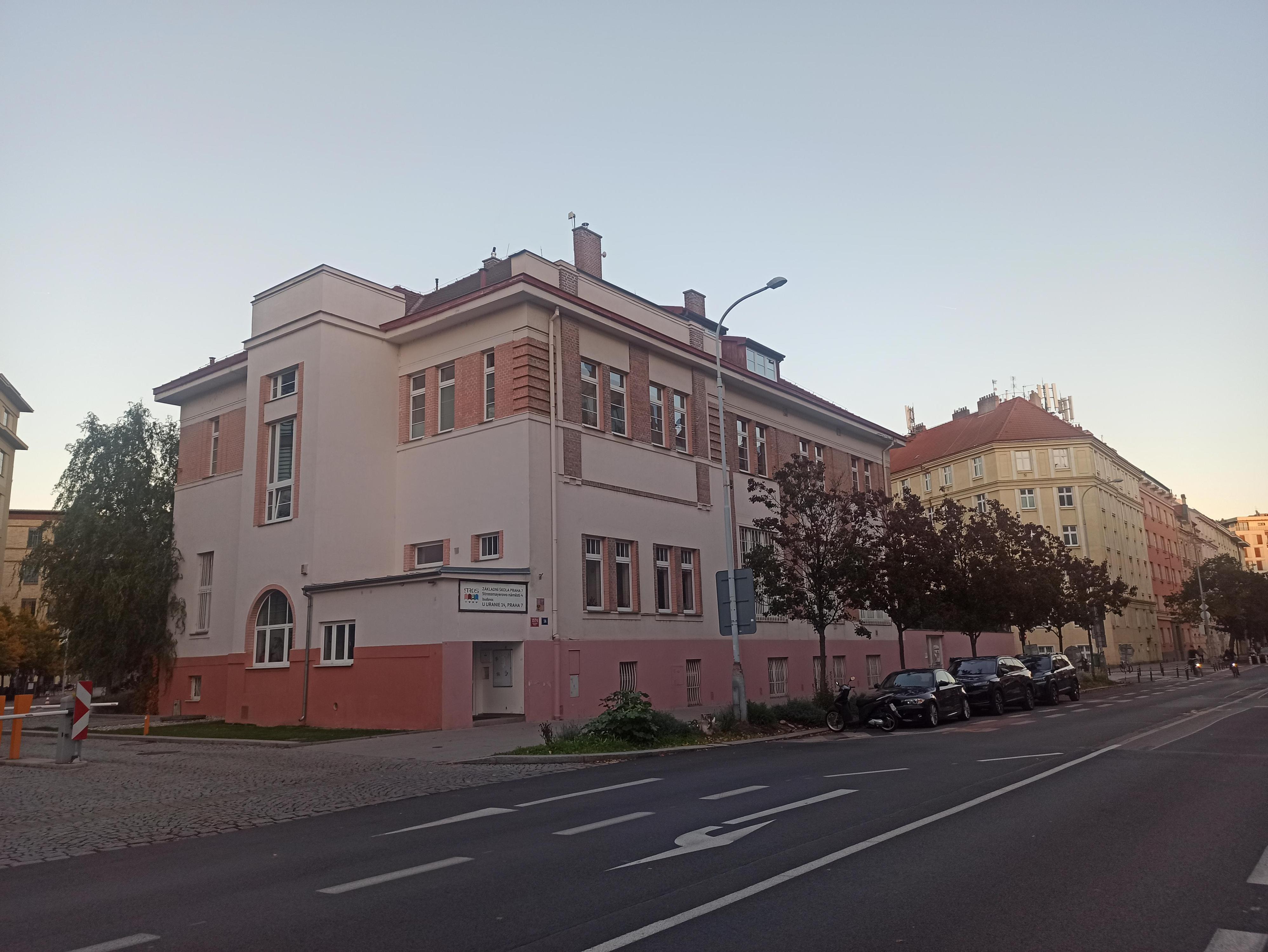 ZŠ Praha 7, U Uranie