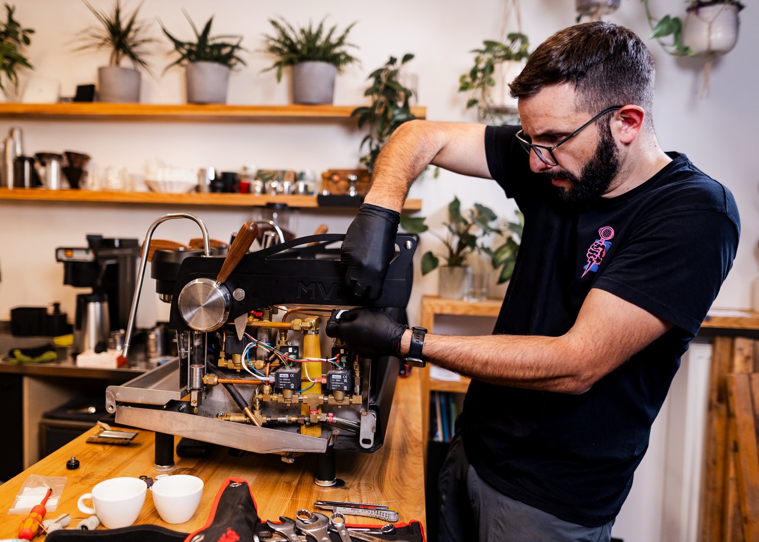 Deus Technology foto 5