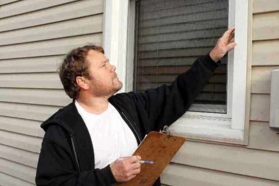 Diagnostika závad oken a dveří