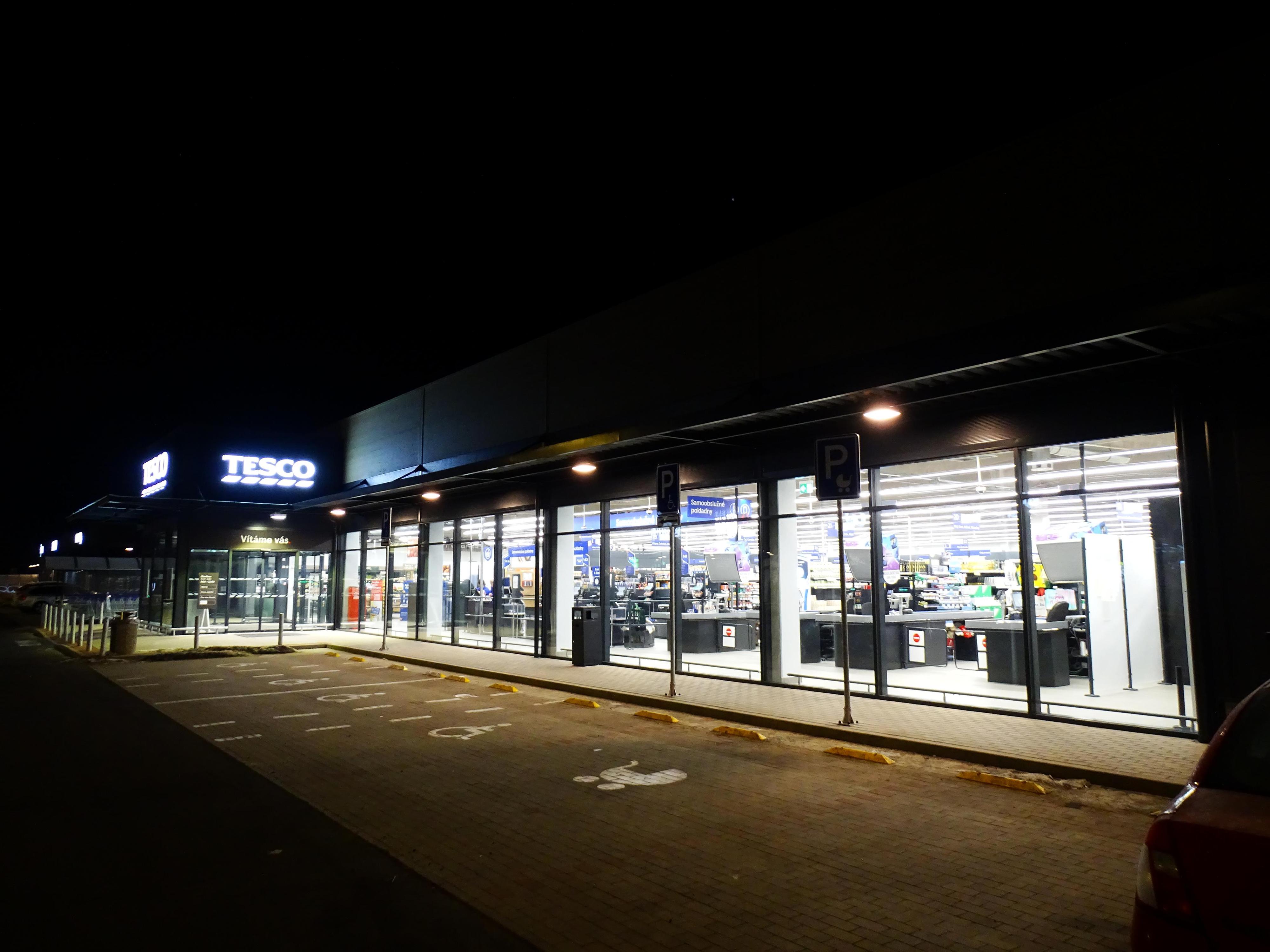 Tesco Hypermarket foto 3