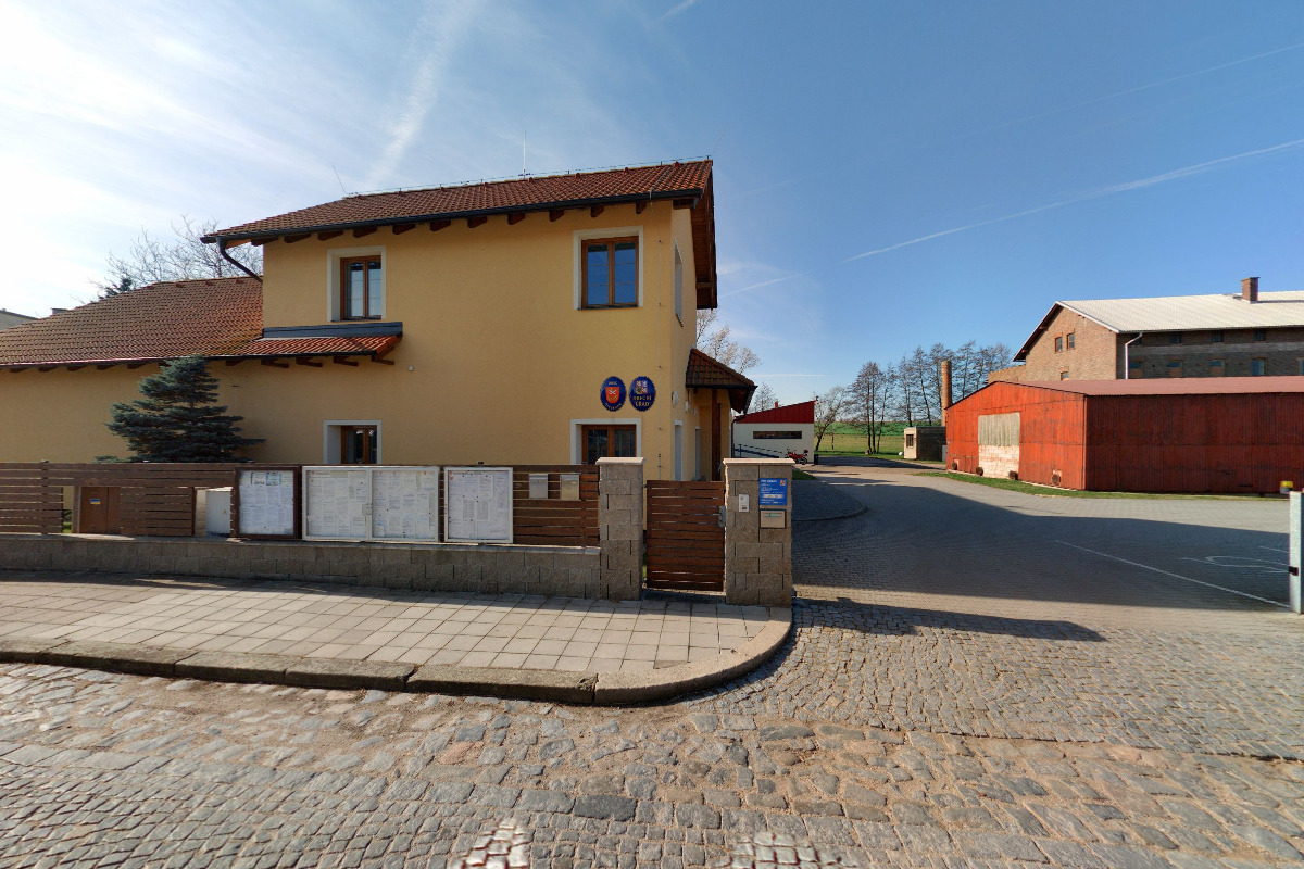 Čistěves - obecní úřad foto 2