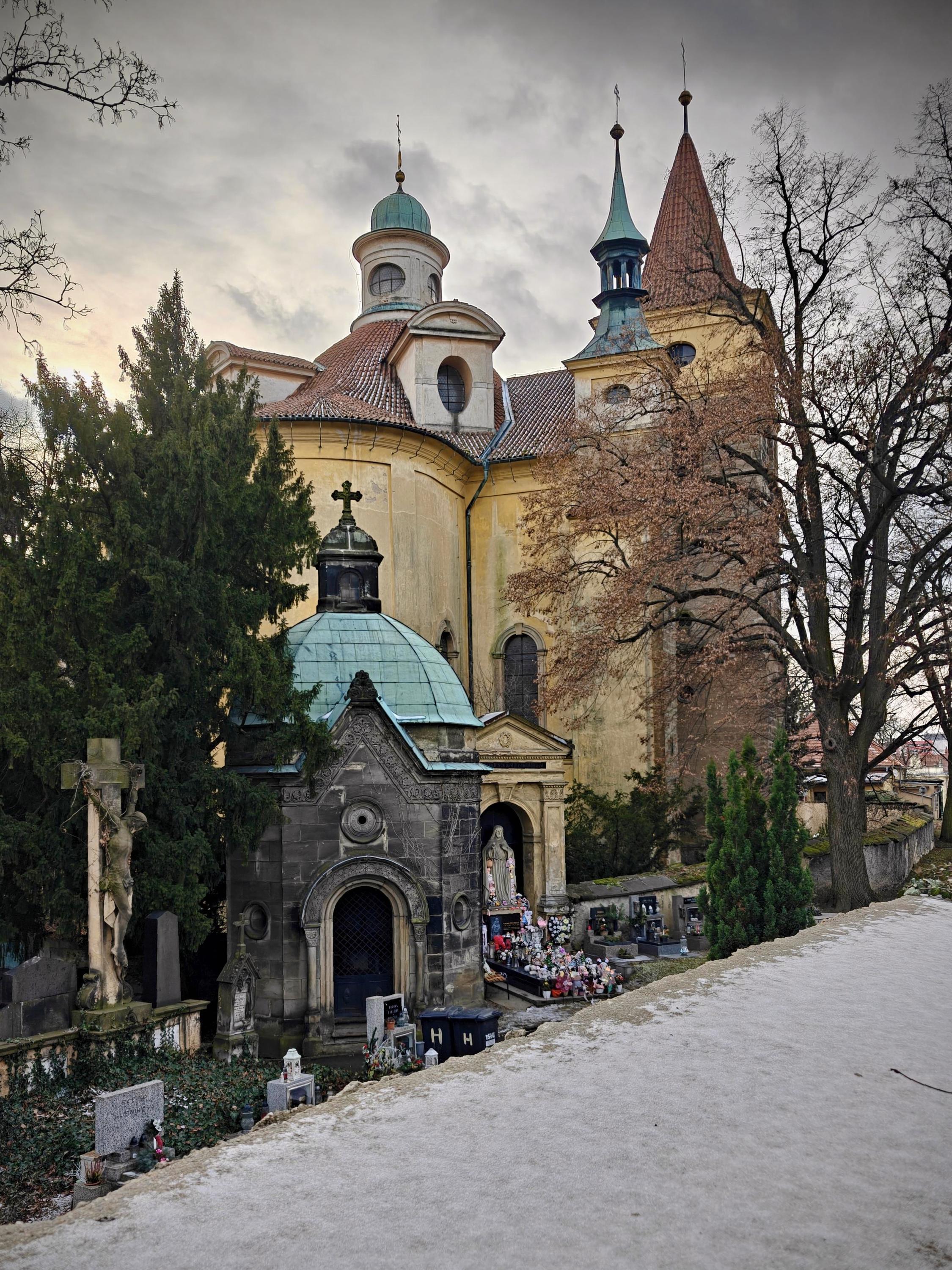 Klášter Nejsvětější Trojice Řádu bosých karmelitánů foto 6