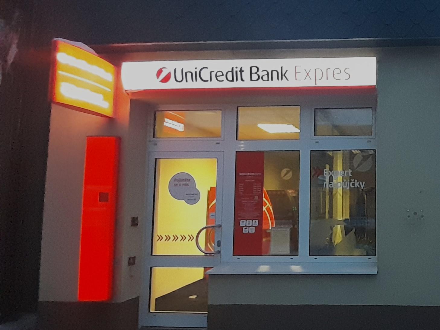 Bankomat UniCredit Bank Czech Republic foto 3