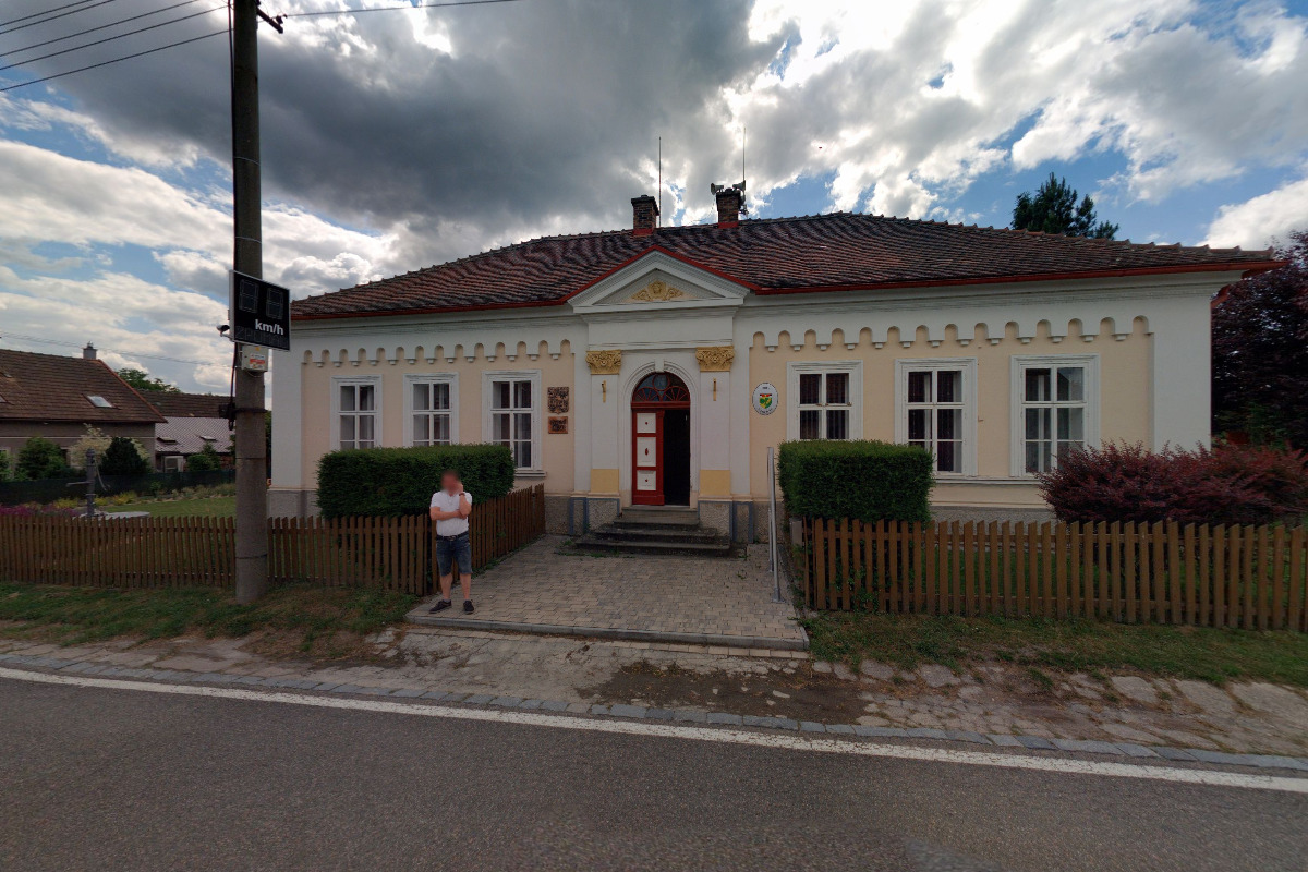 Byzhradec - obecní úřad