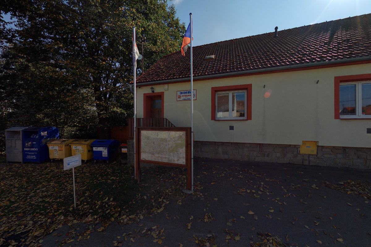 Červený Hrádek - obecní úřad foto 4