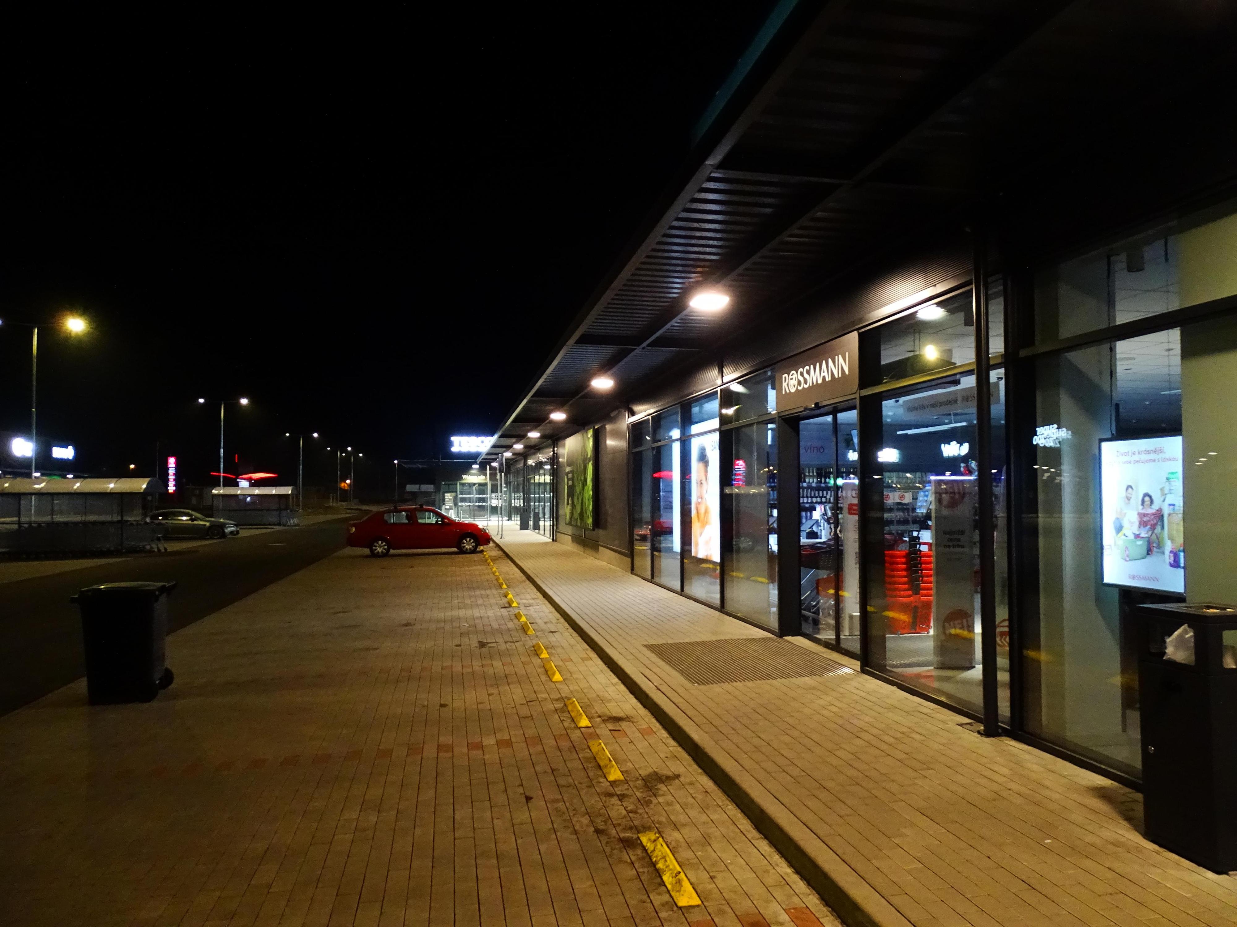 Retail Park Neratovice foto 3