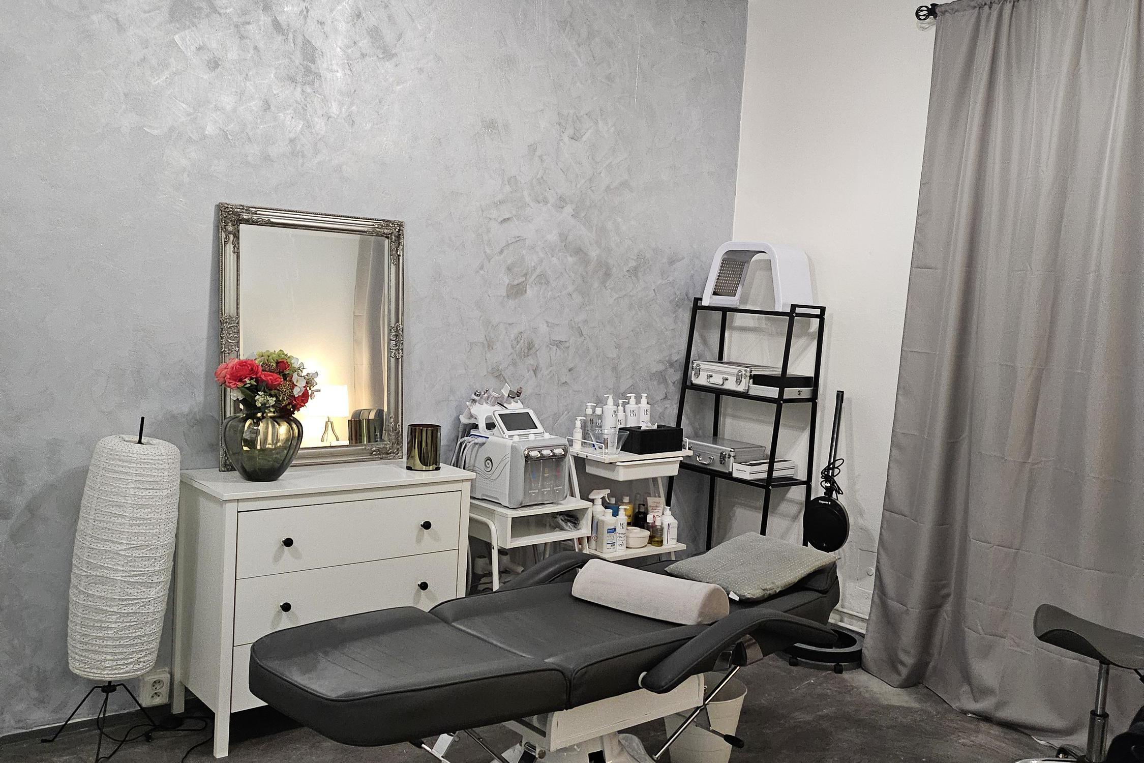 Alena Hofmanová - kosmetický salón Swiss dermaclinic