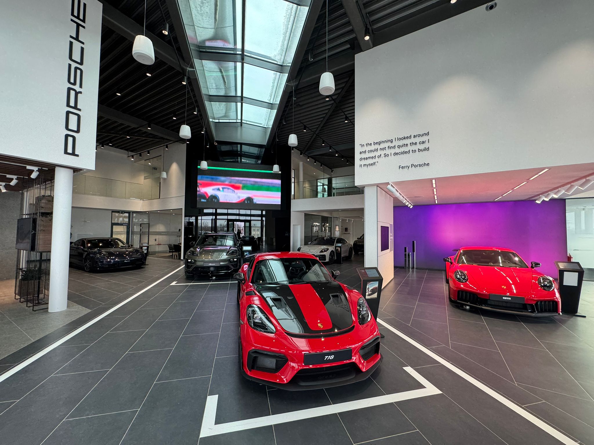 Porsche Centrum Ořech foto 2