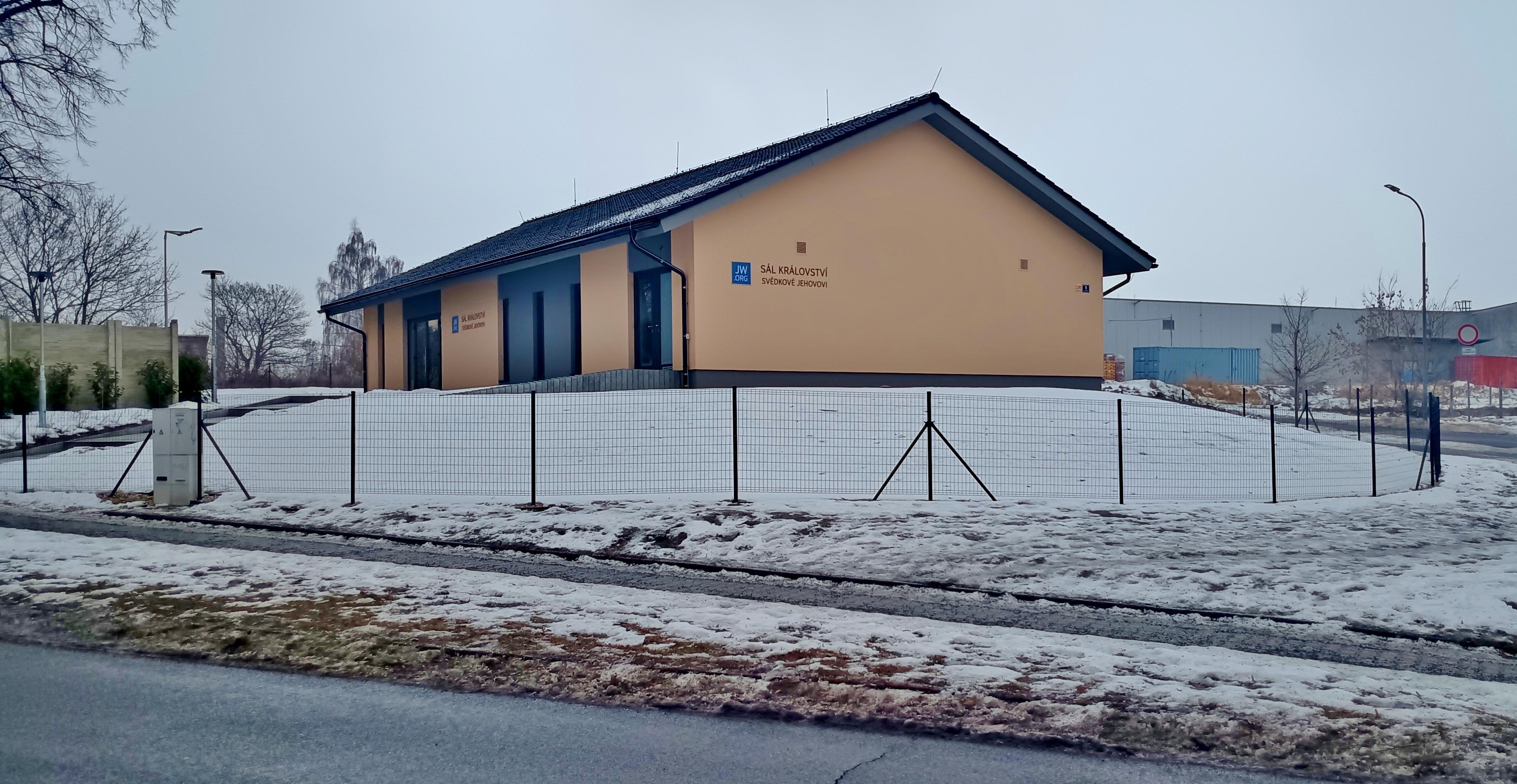 Náboženská společnost Svědkové Jehovovi - Sál Království foto 4