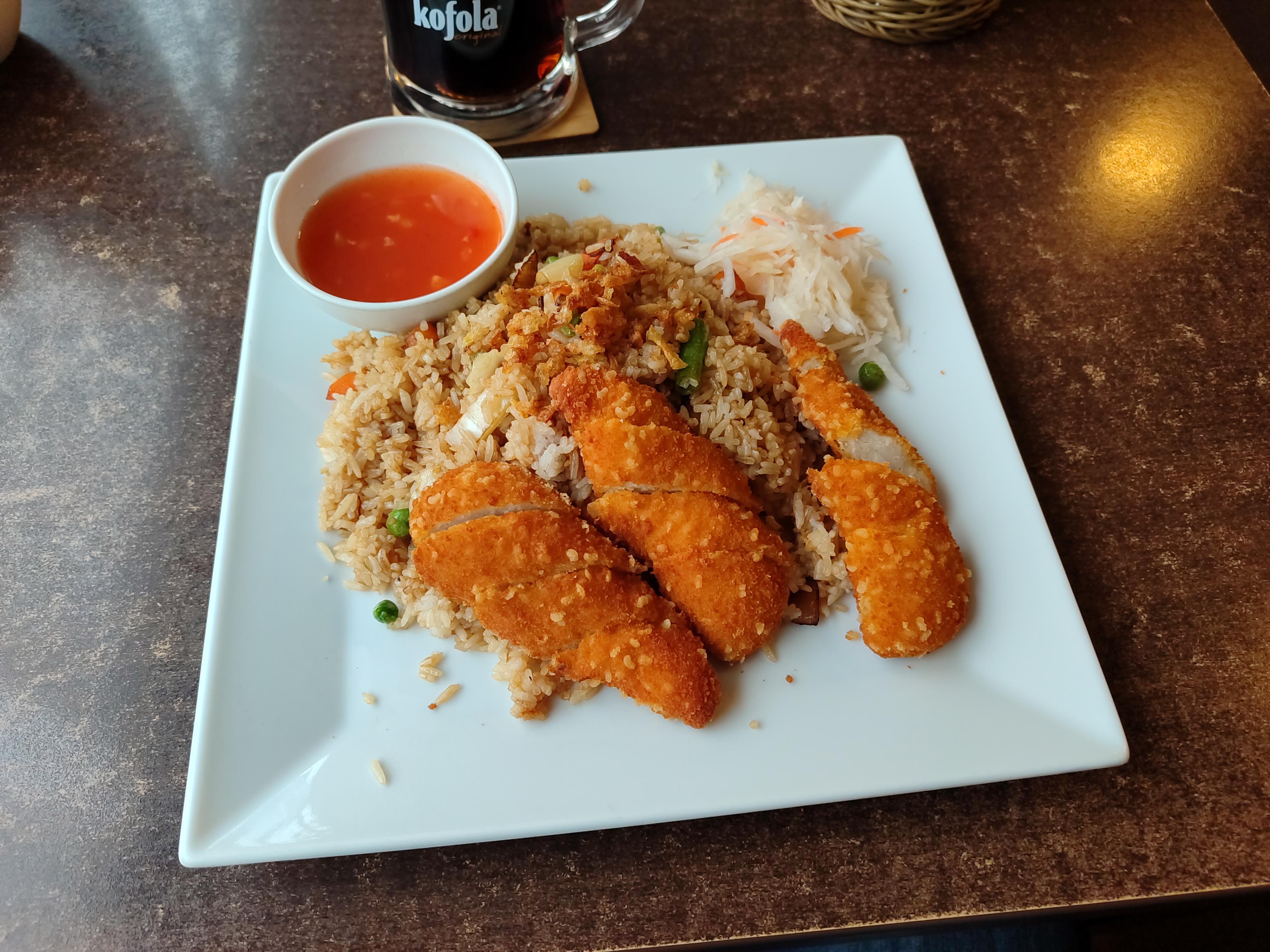Hung's Asian Restaurant foto 4