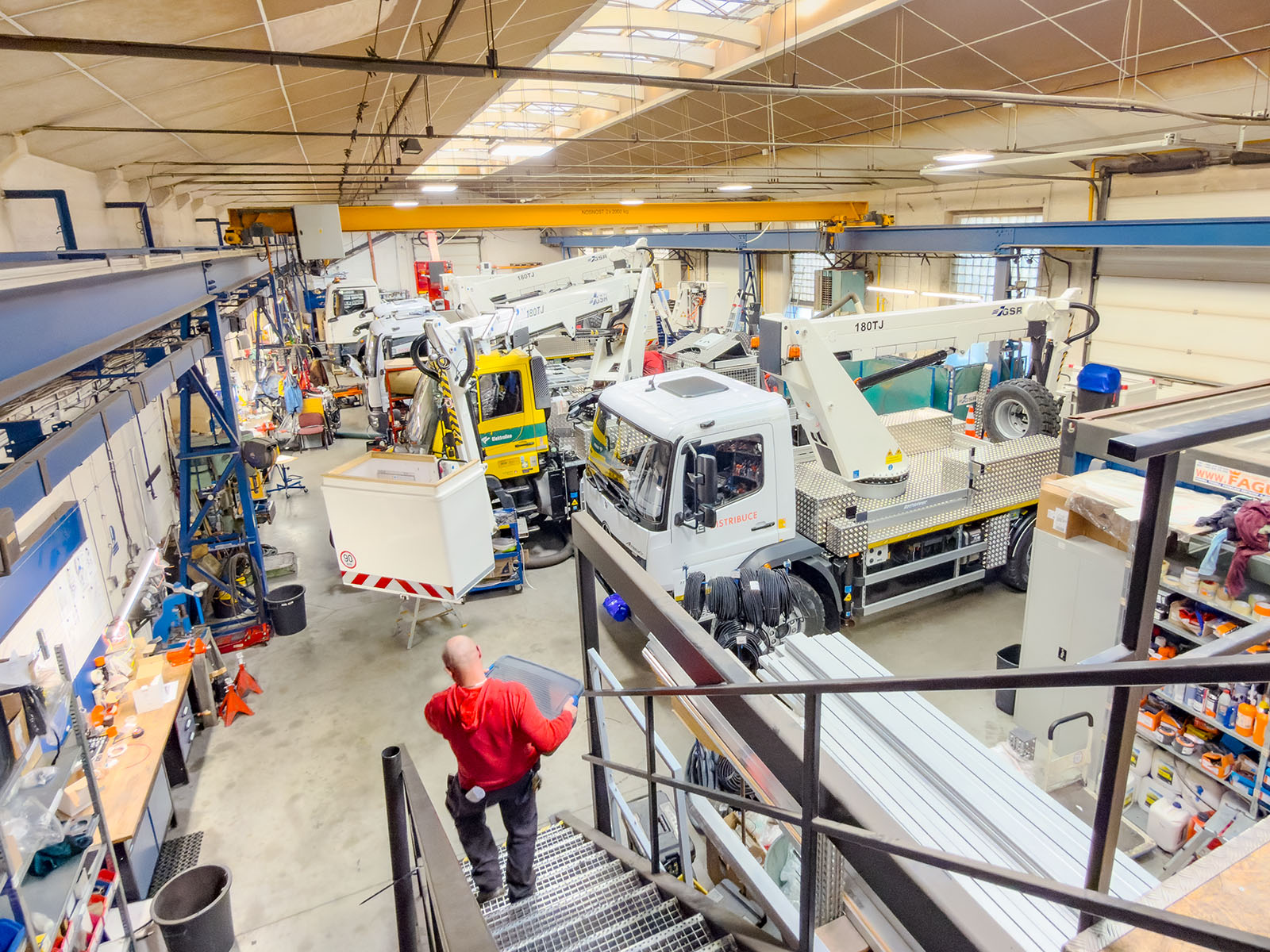 Výroba a modifikace nástaveb - pracovní plošiny