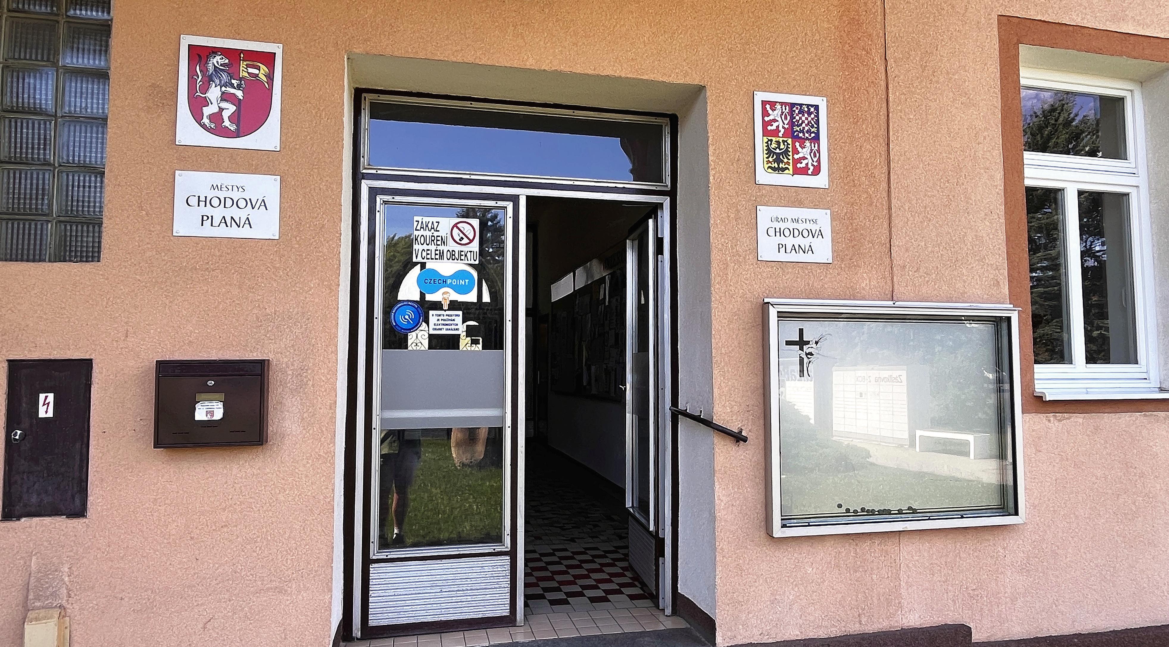 Chodová Planá - úřad městyse foto 5