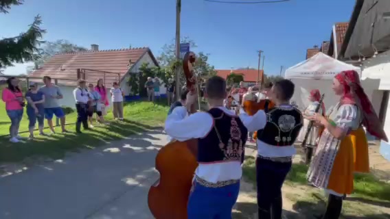 Víno Truska foto 2 (náhled videa)