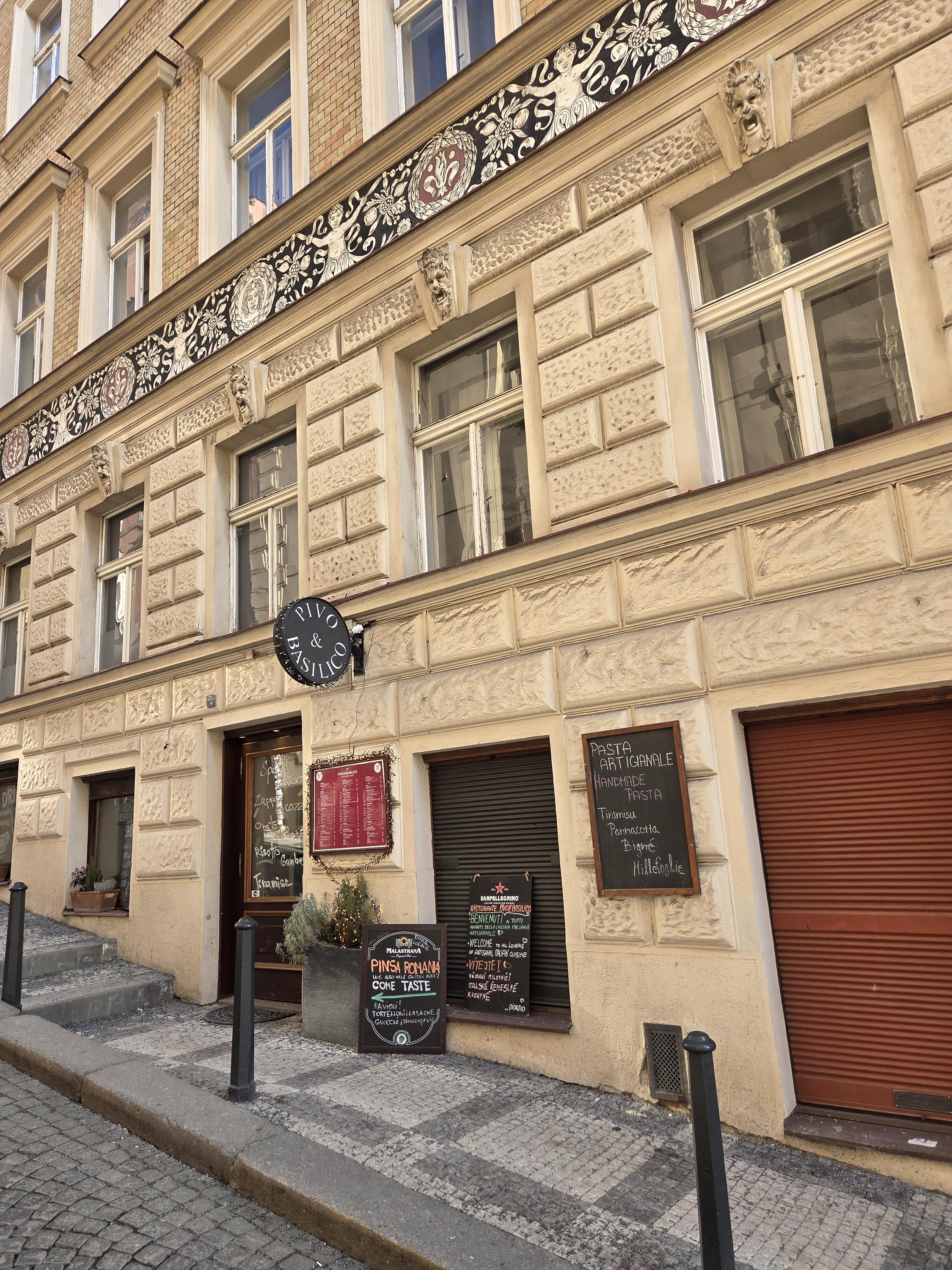 Pivo & Basilico Caffe Restaurant