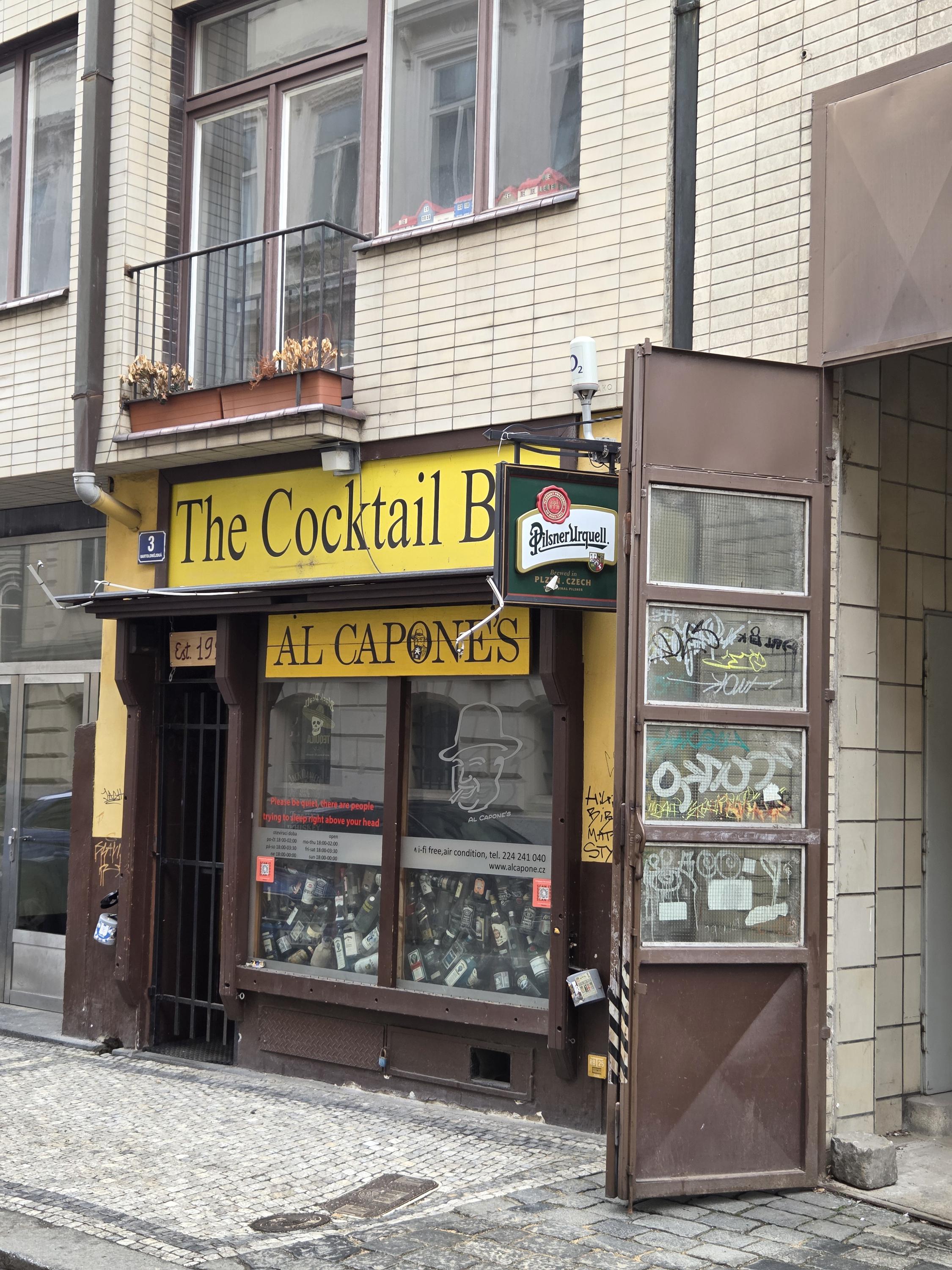 Al Capone's The cocktail bar foto 3