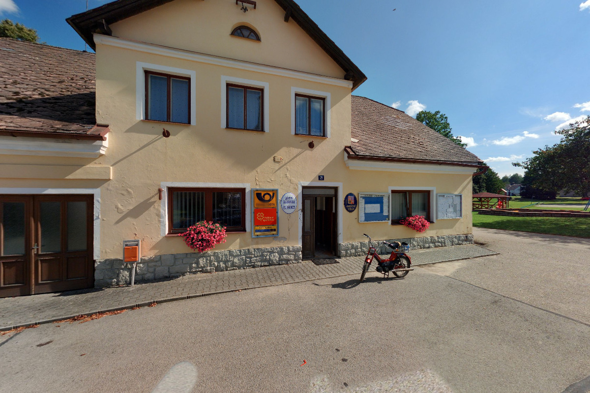 Člunek - obecní úřad foto 4