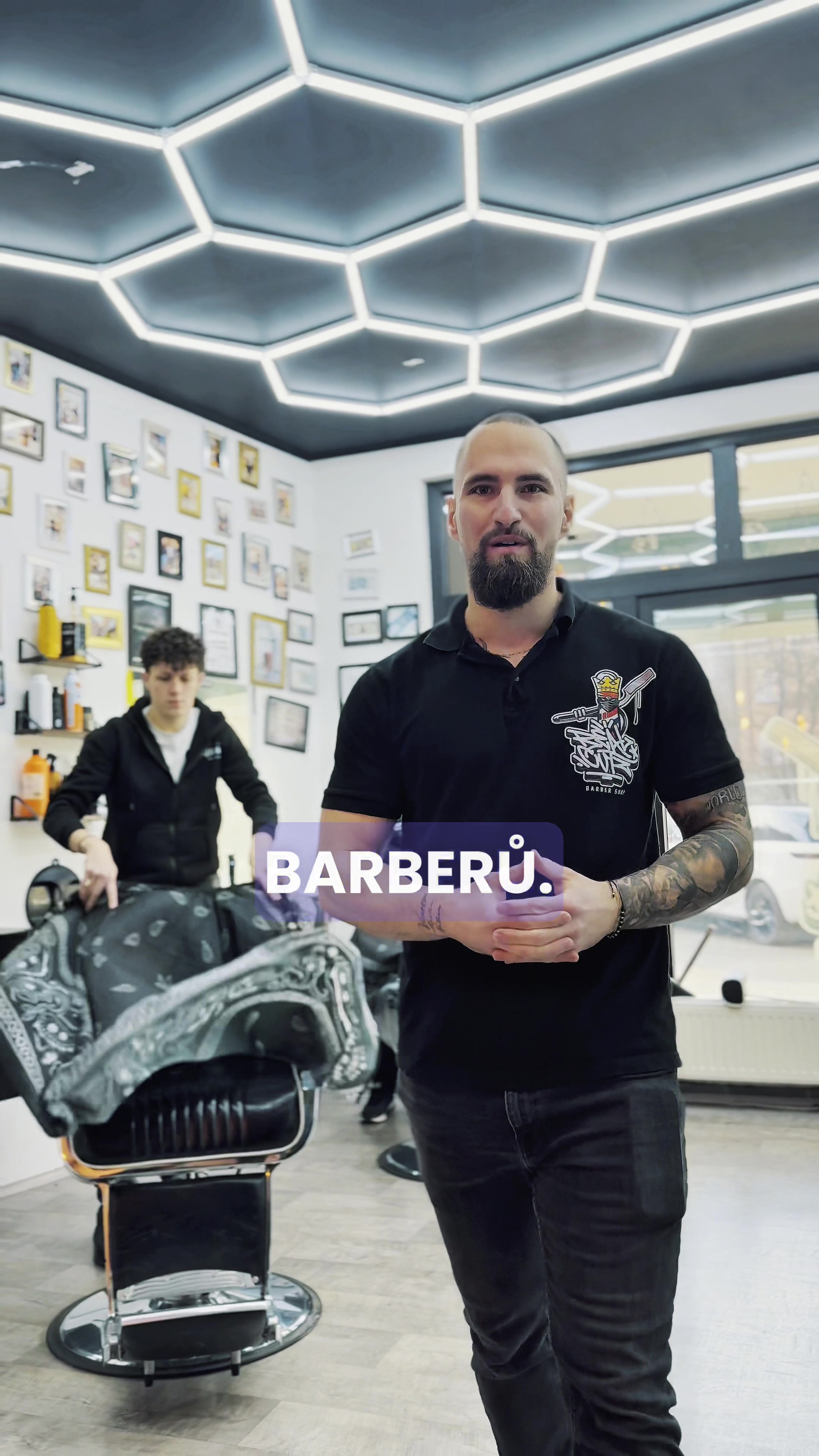 REALcutz Barbershop foto 2 (náhled videa)