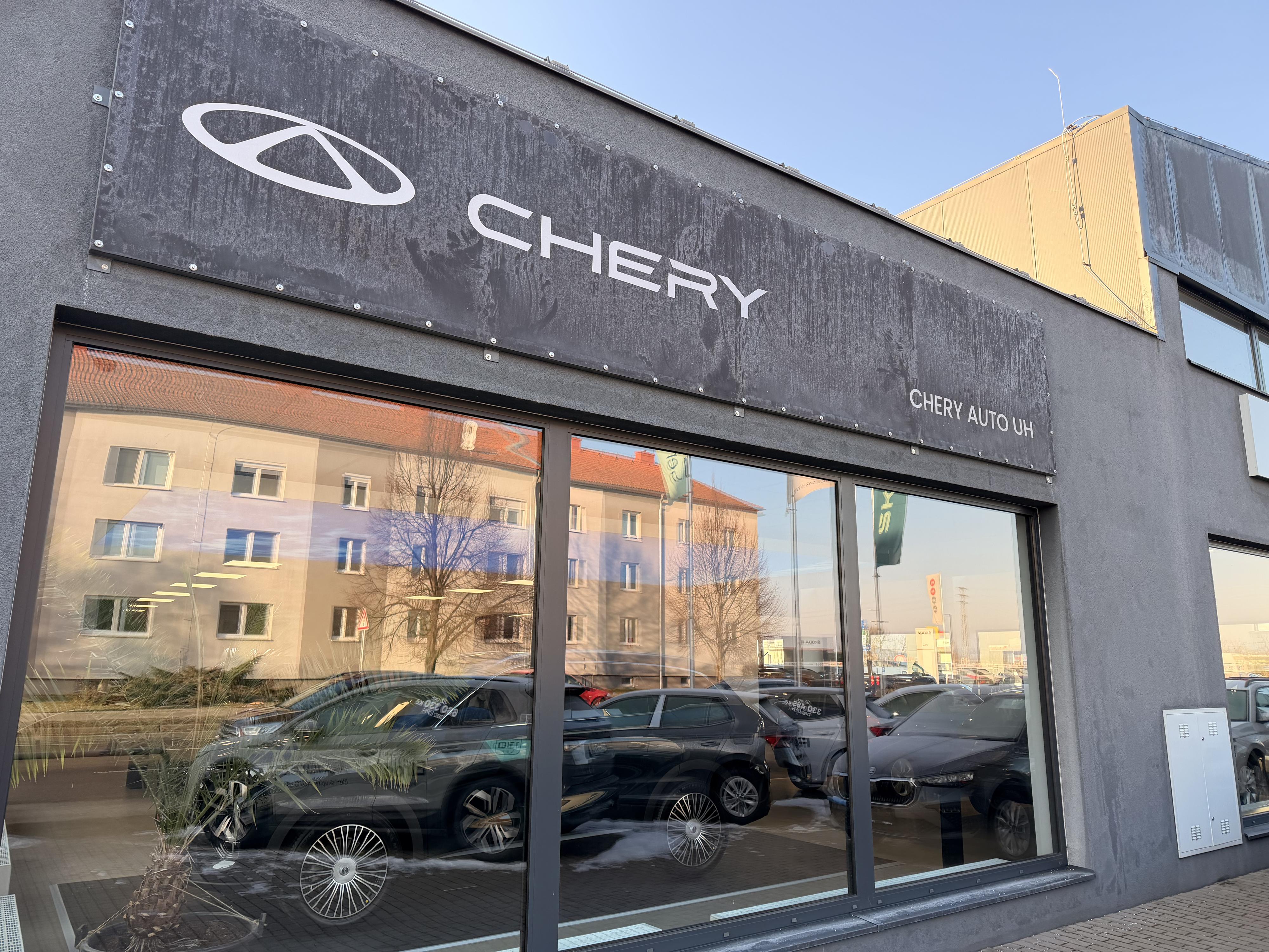 CHERY AUTO UH foto 2