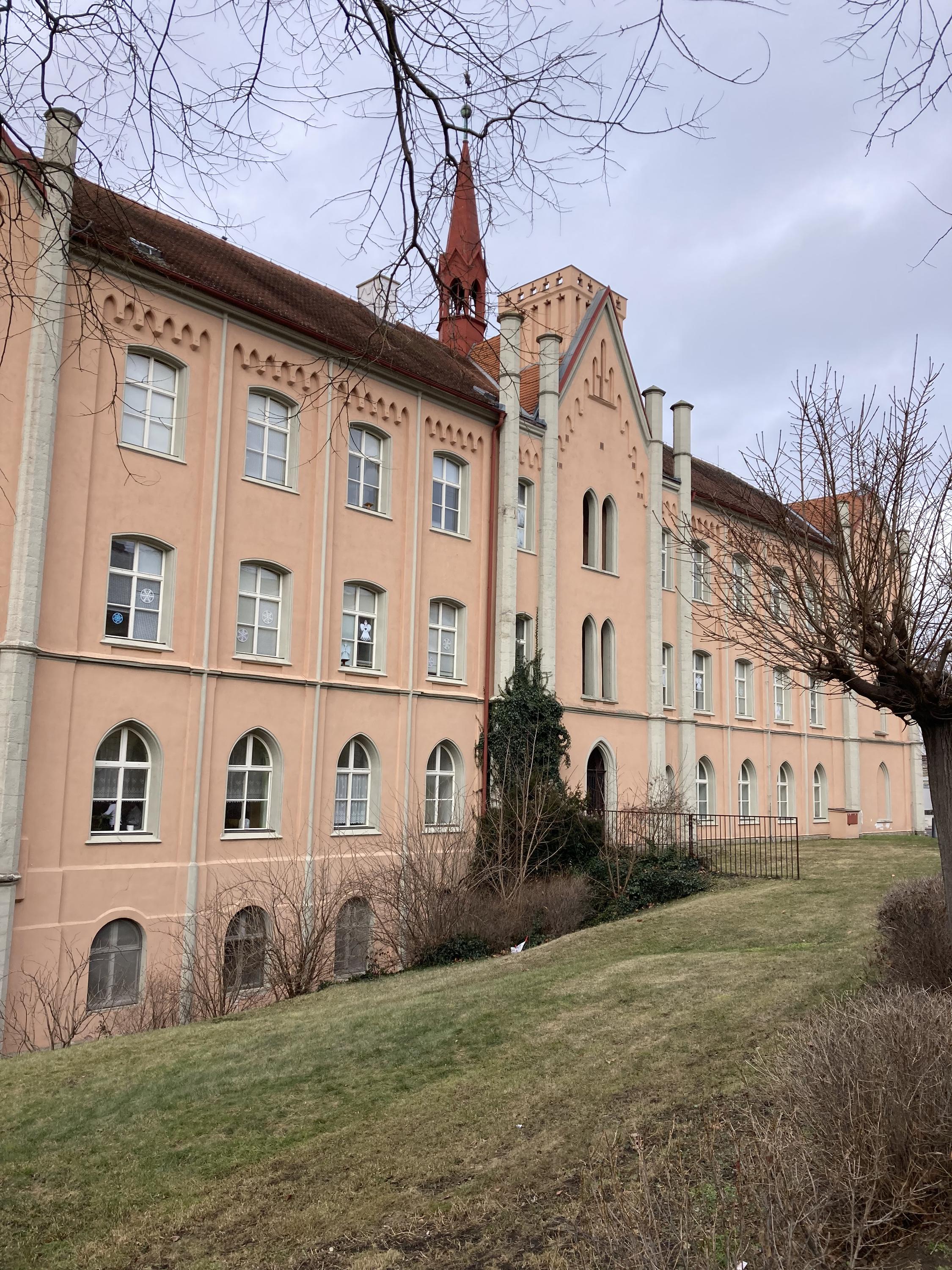 ZŠ Chrudim, Školní náměstí foto 6