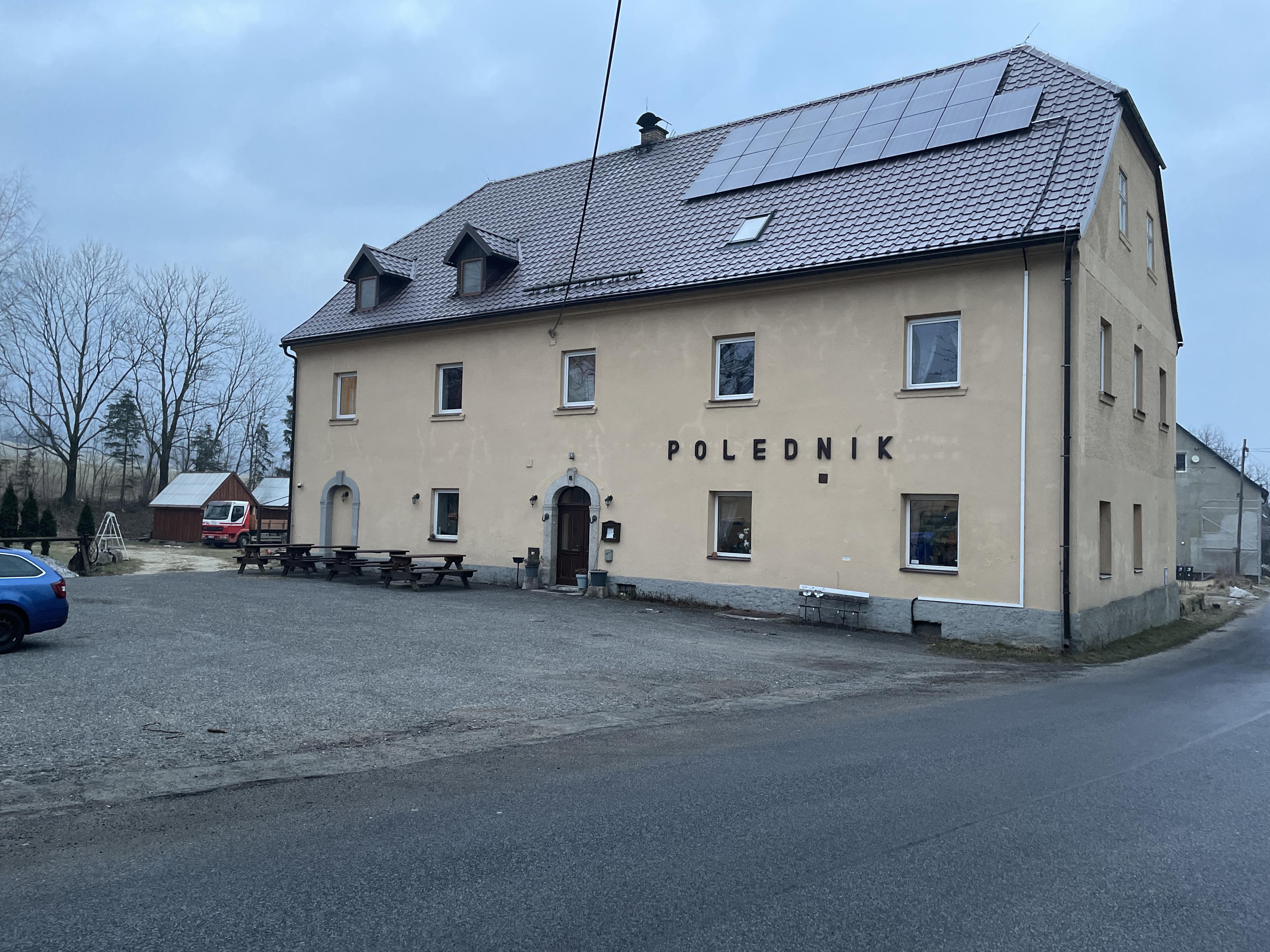 Víkendová pivnice  Poledník