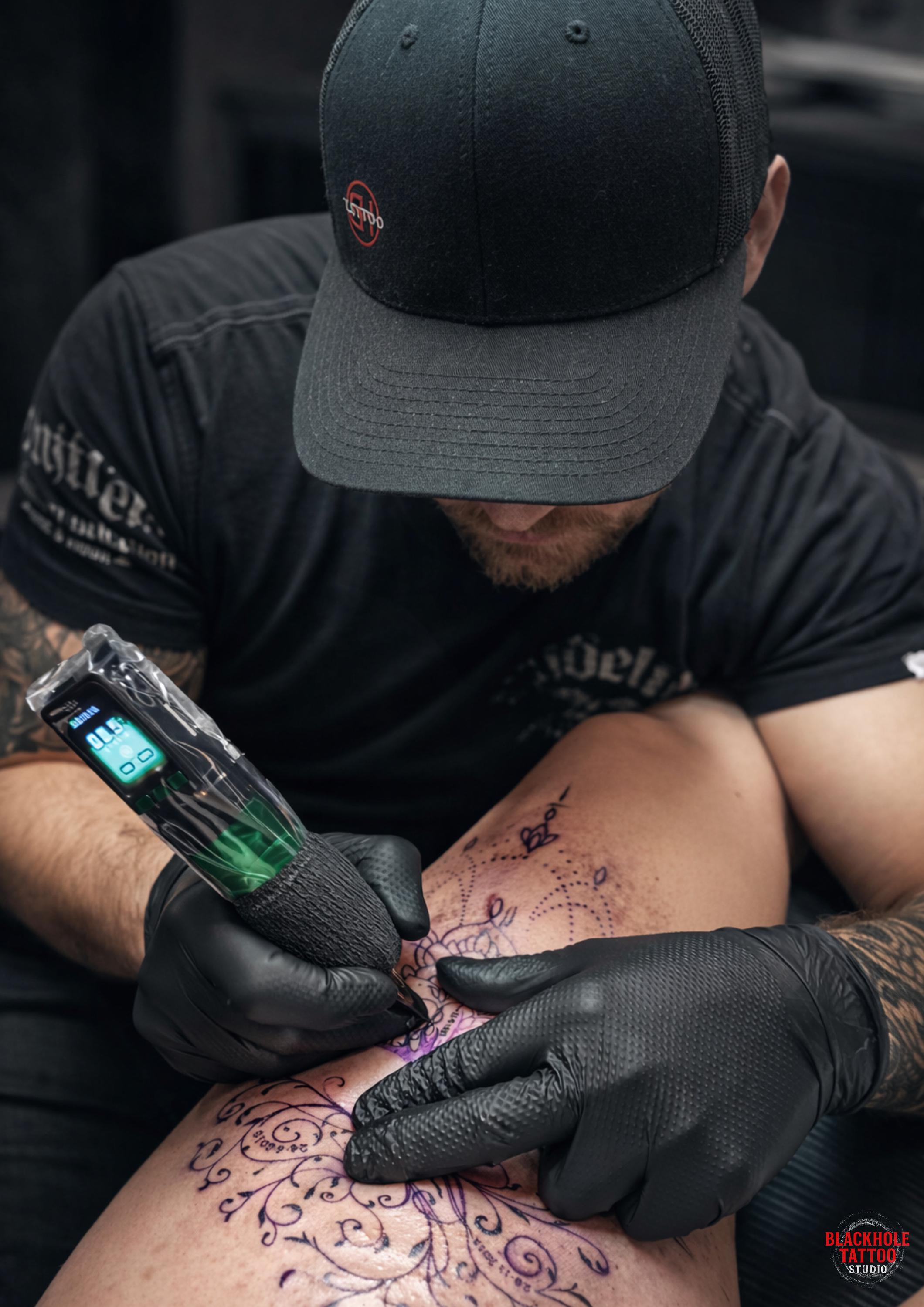 Blackhole tattoo foto 6