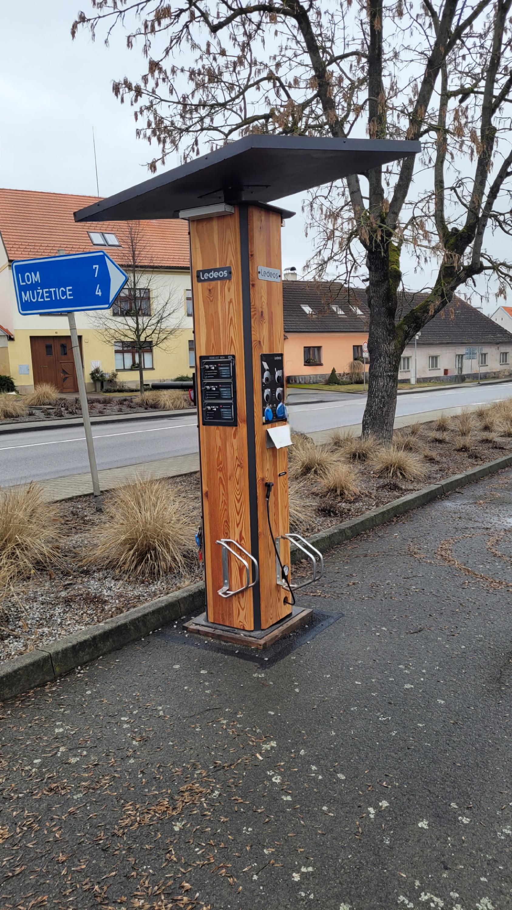 Dobíjecí stanice pro elektrokola Sedlice foto 3