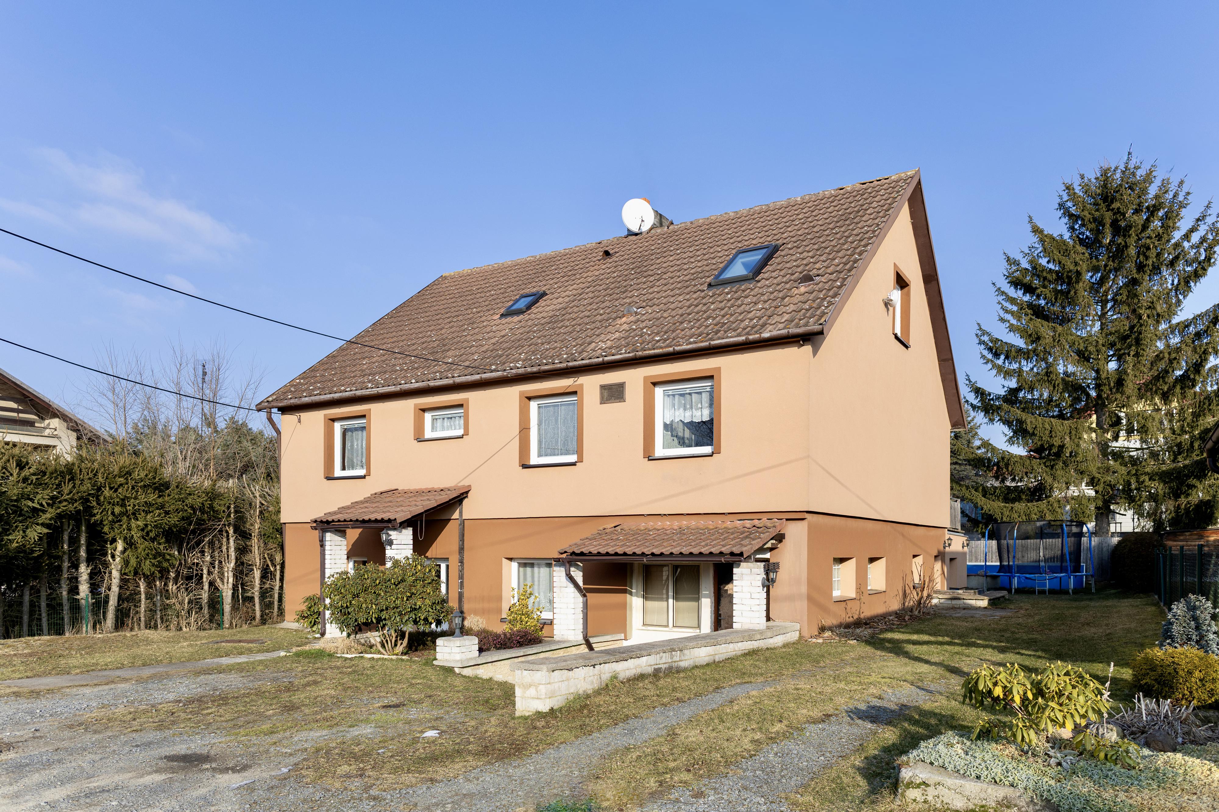 Rodinný dům 2x 3+kk s pozemkem 608m2, Višňová