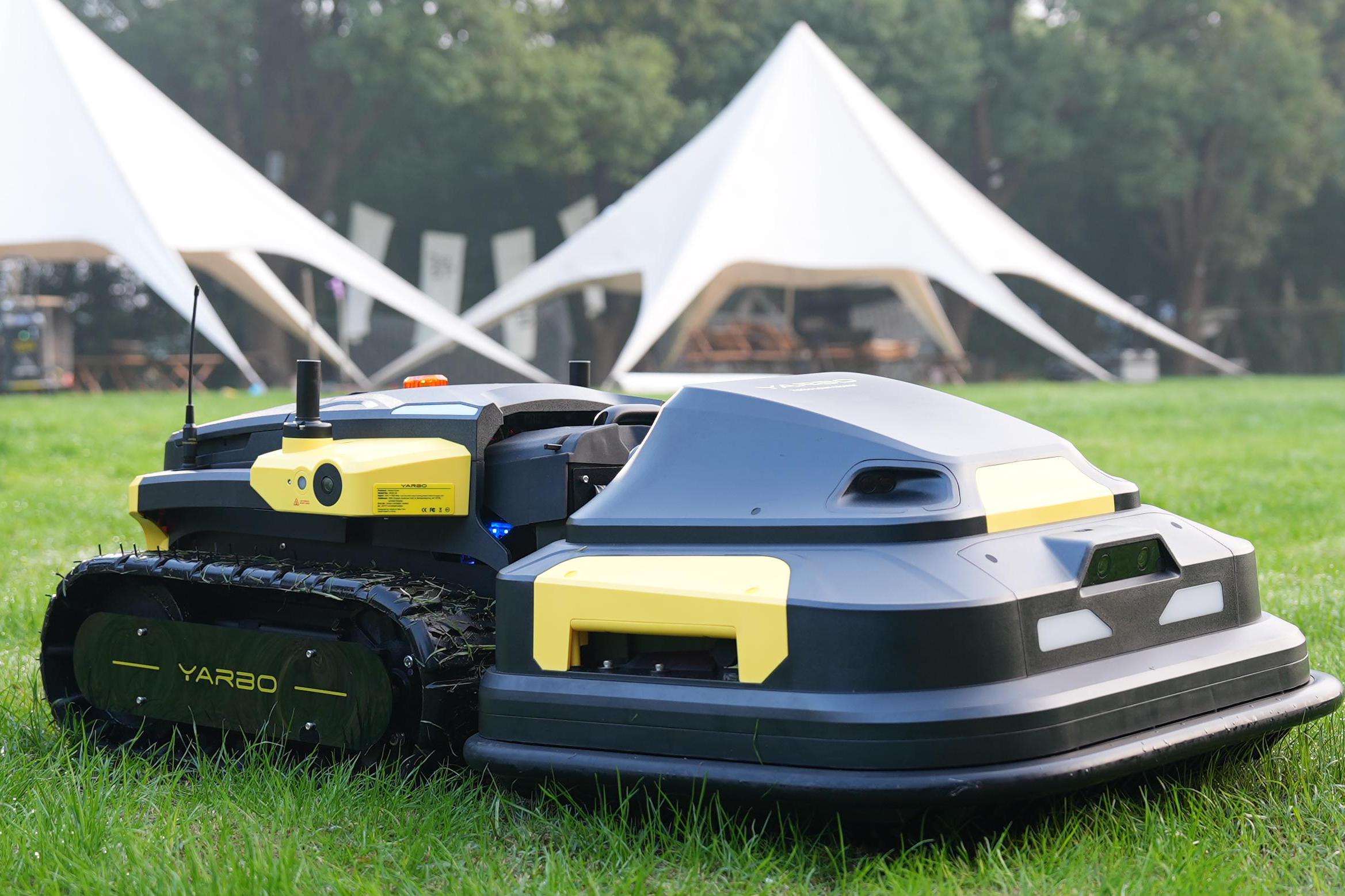 Yarbo CORE + Modul sekačka