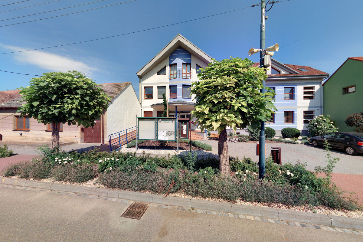 Dolní Bojanovice - obecní úřad foto 2