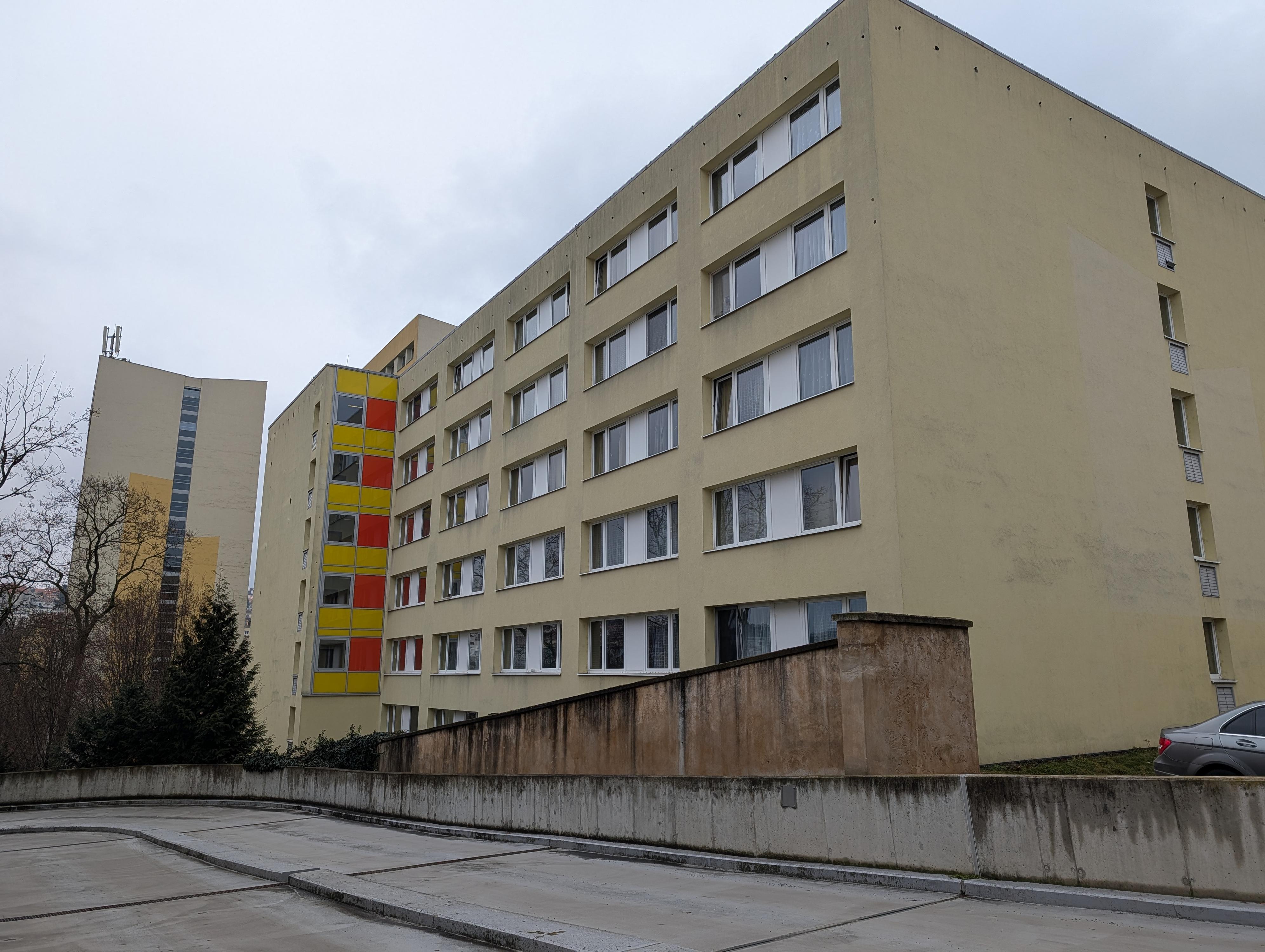 Kolej Kajetánka blok K2 - Univerzita Karlova foto 2