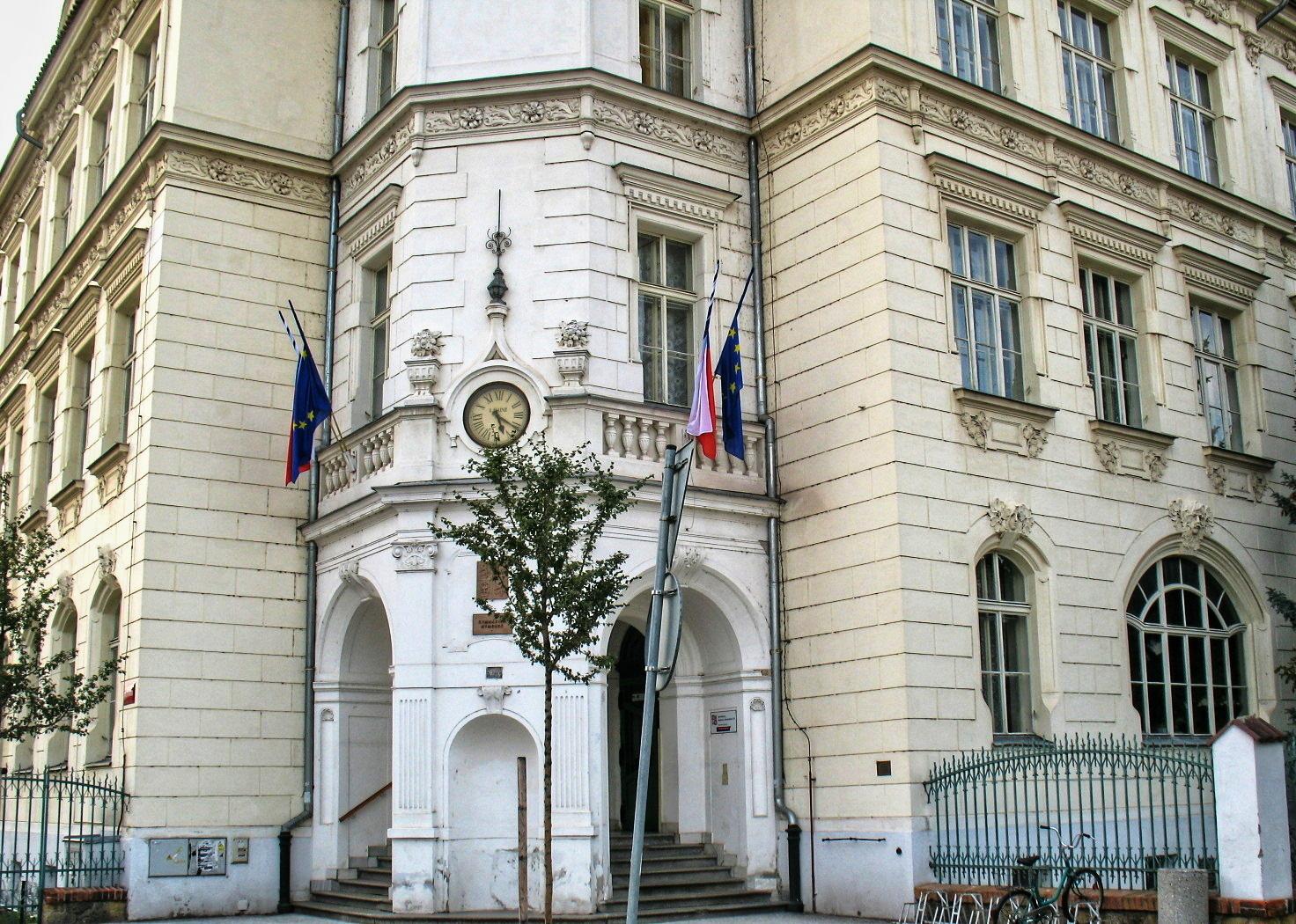 Gymnázium Bohumila Hrabala v Nymburce, příspěvková organizace foto 3