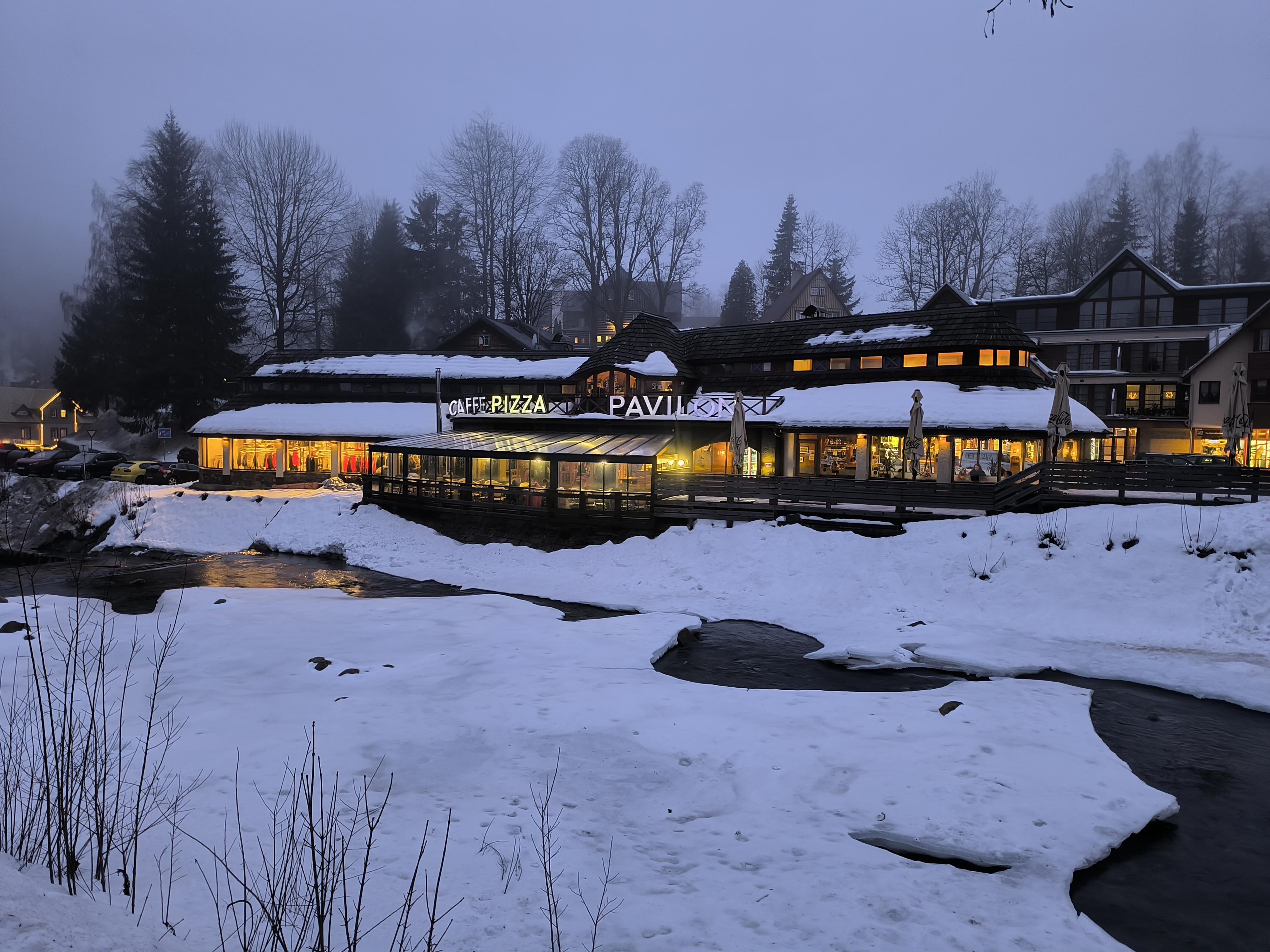 PAVILON foto 2