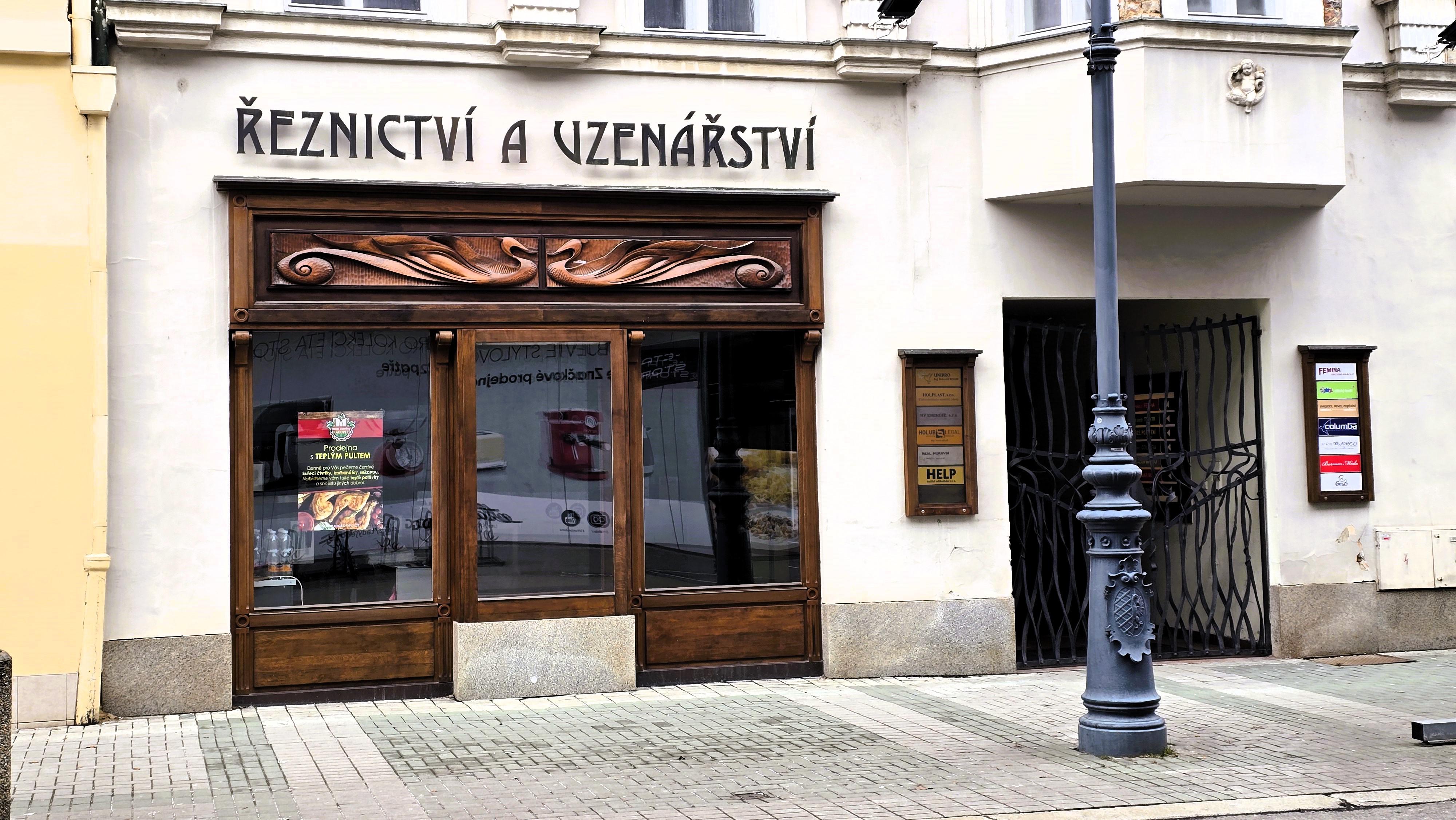 Makovec - maso uzeniny foto 2