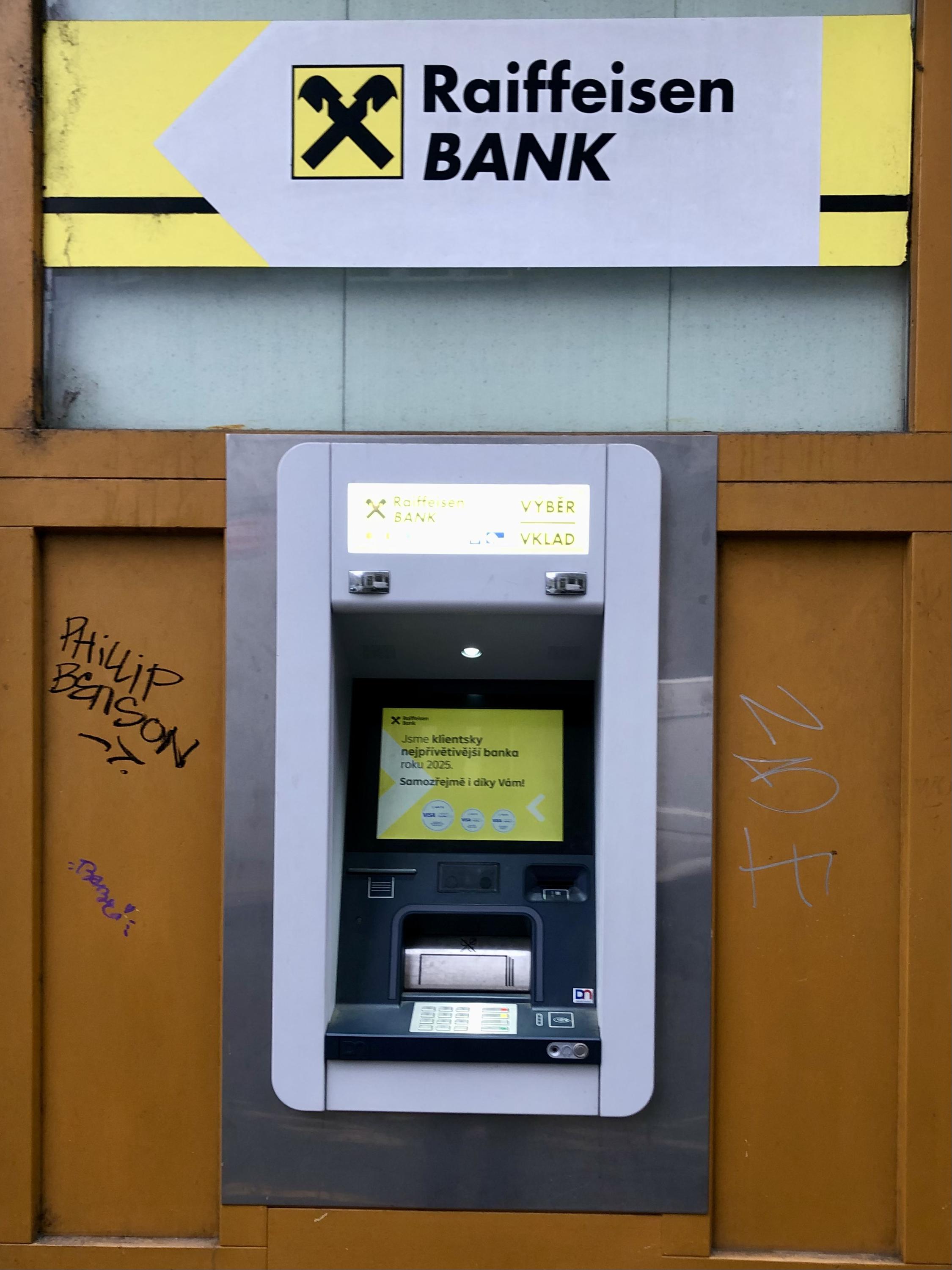 Raiffeisenbank - bankomat foto 4