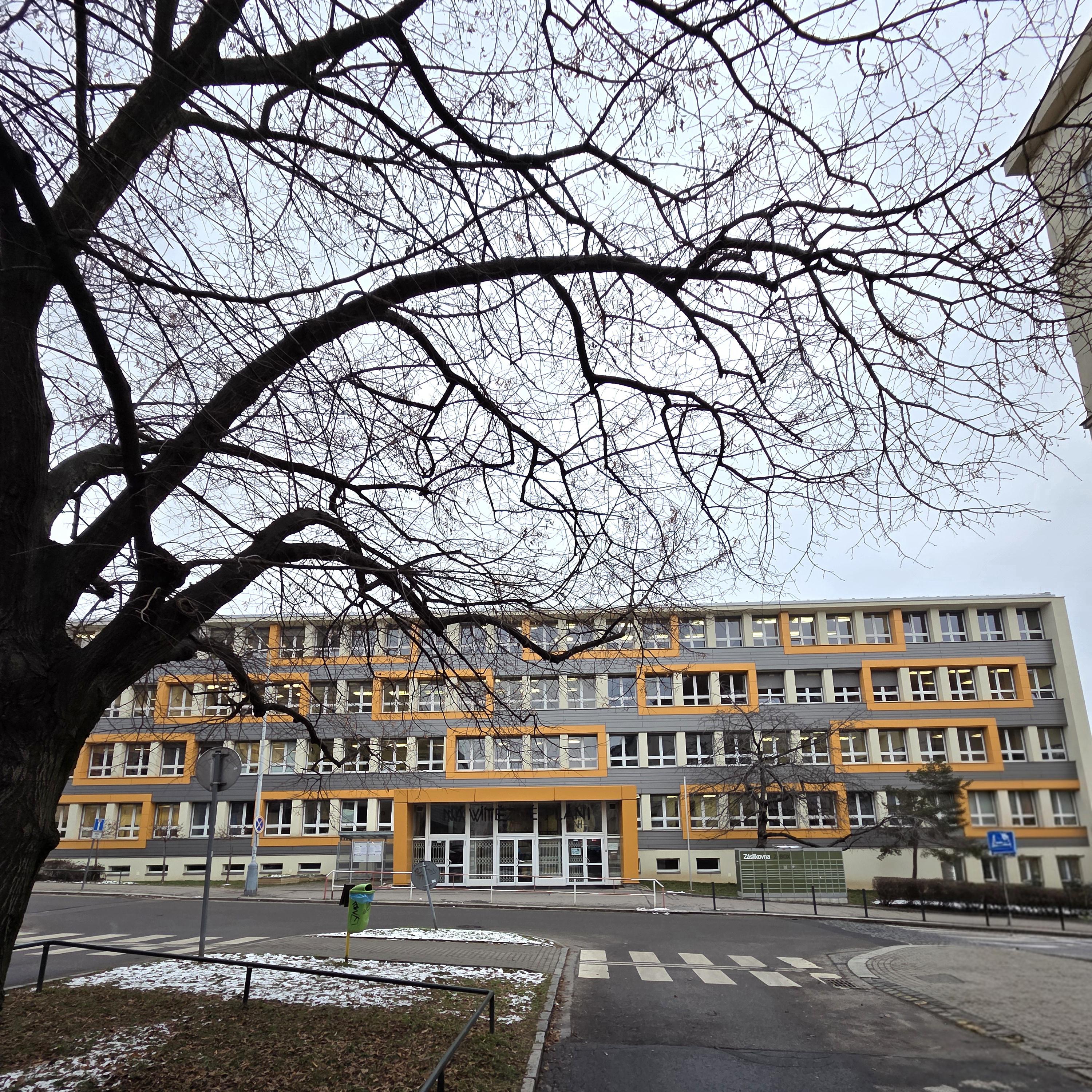 Gymnázium Praha 4, Na Vítězné pláni foto 3