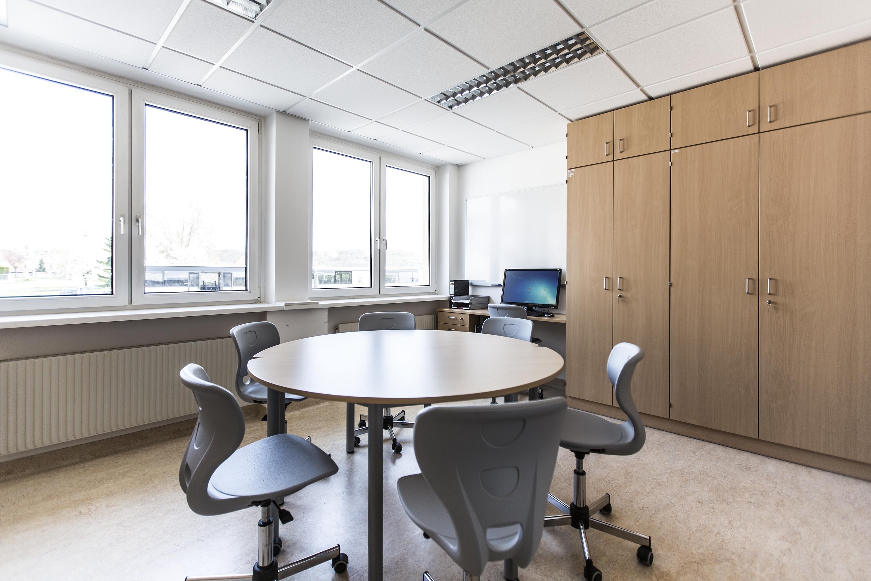 Vybavení kanceláří