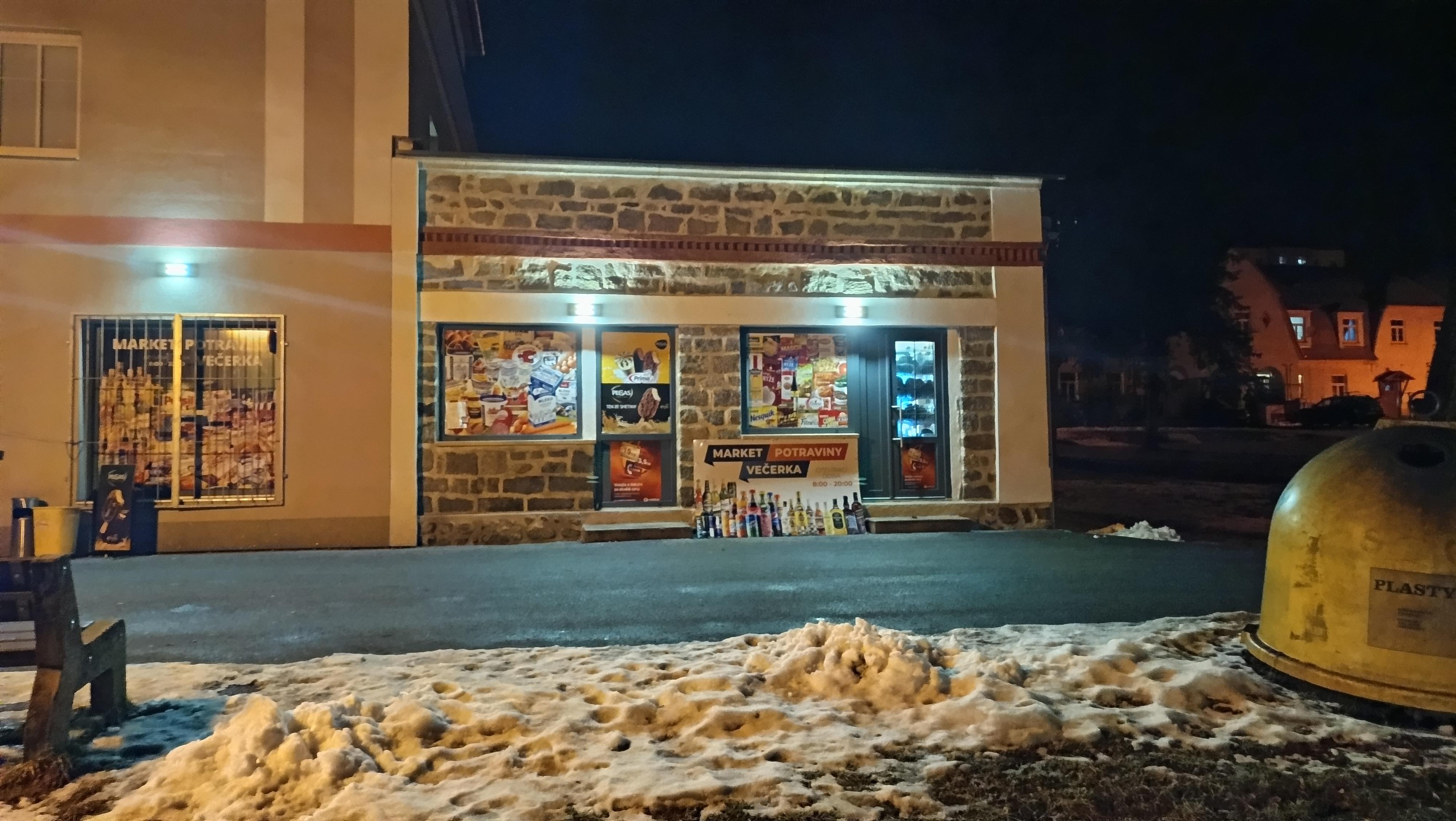 Market Potraviny Večerka u parčíku foto 2