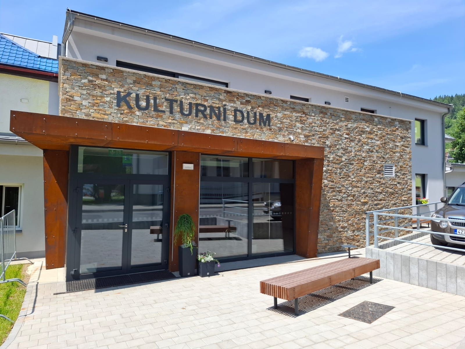 Kulturní dům Velké Karlovice foto 2