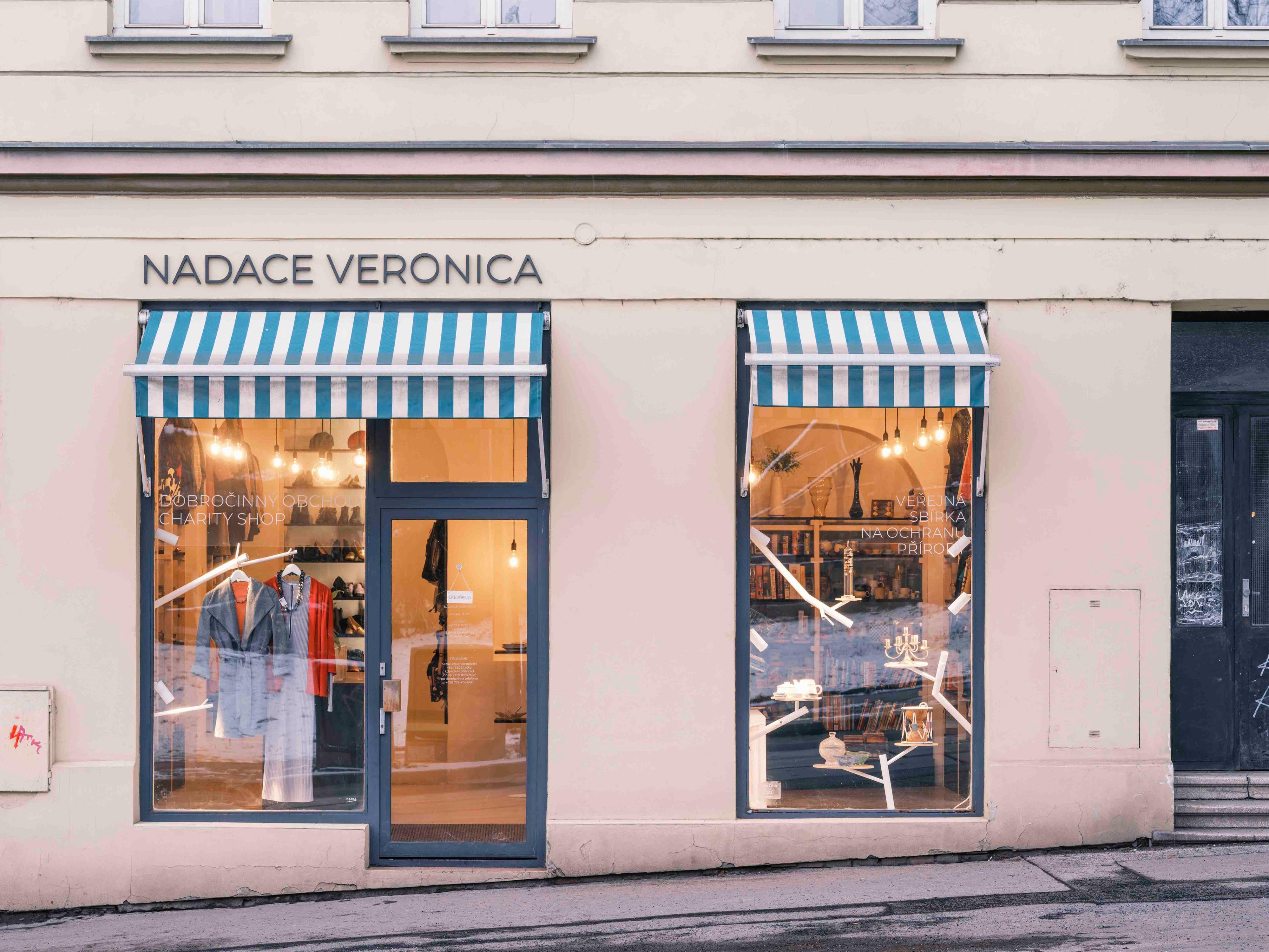 Dobročinný obchod Nadace Veronica foto 2