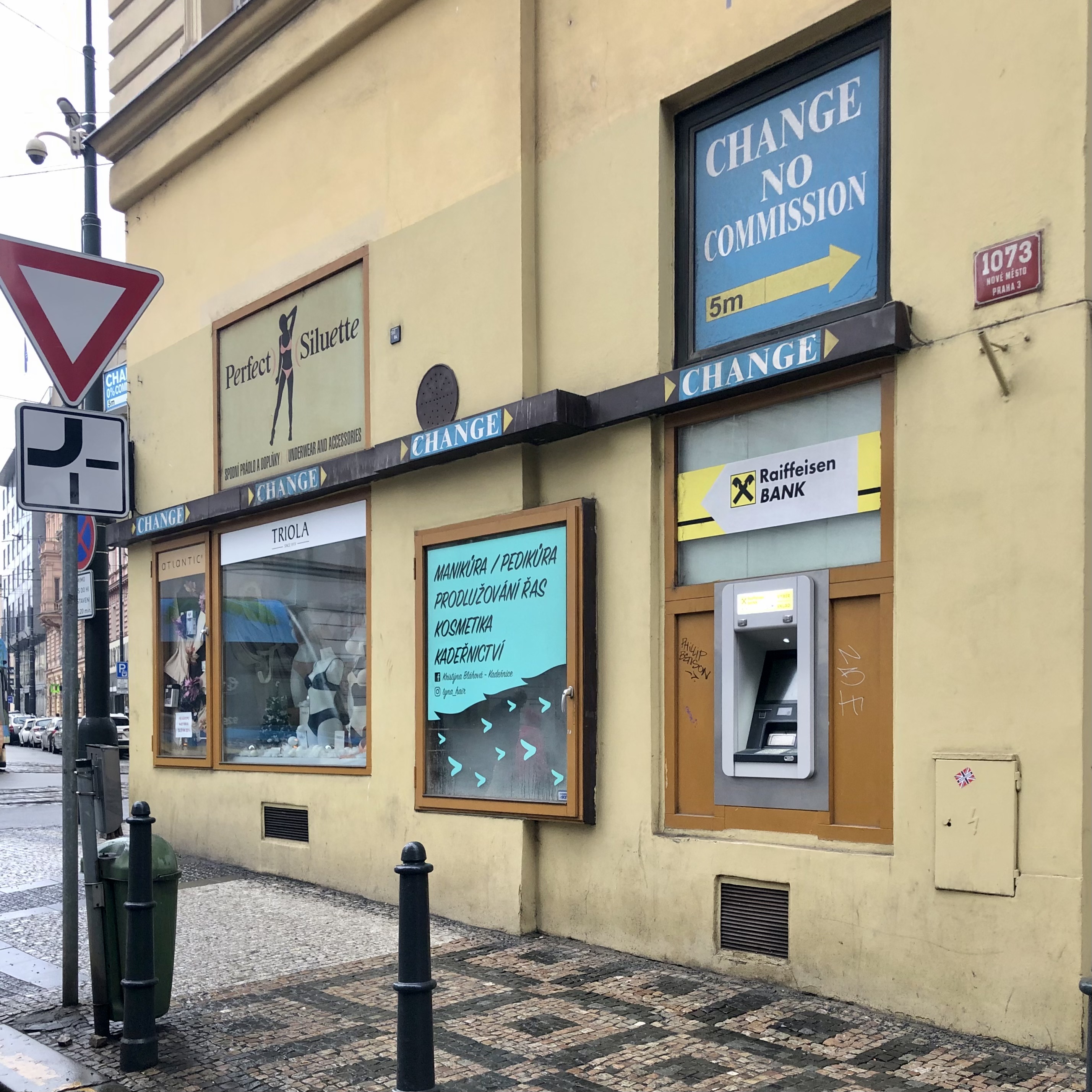 Raiffeisenbank - bankomat foto 5