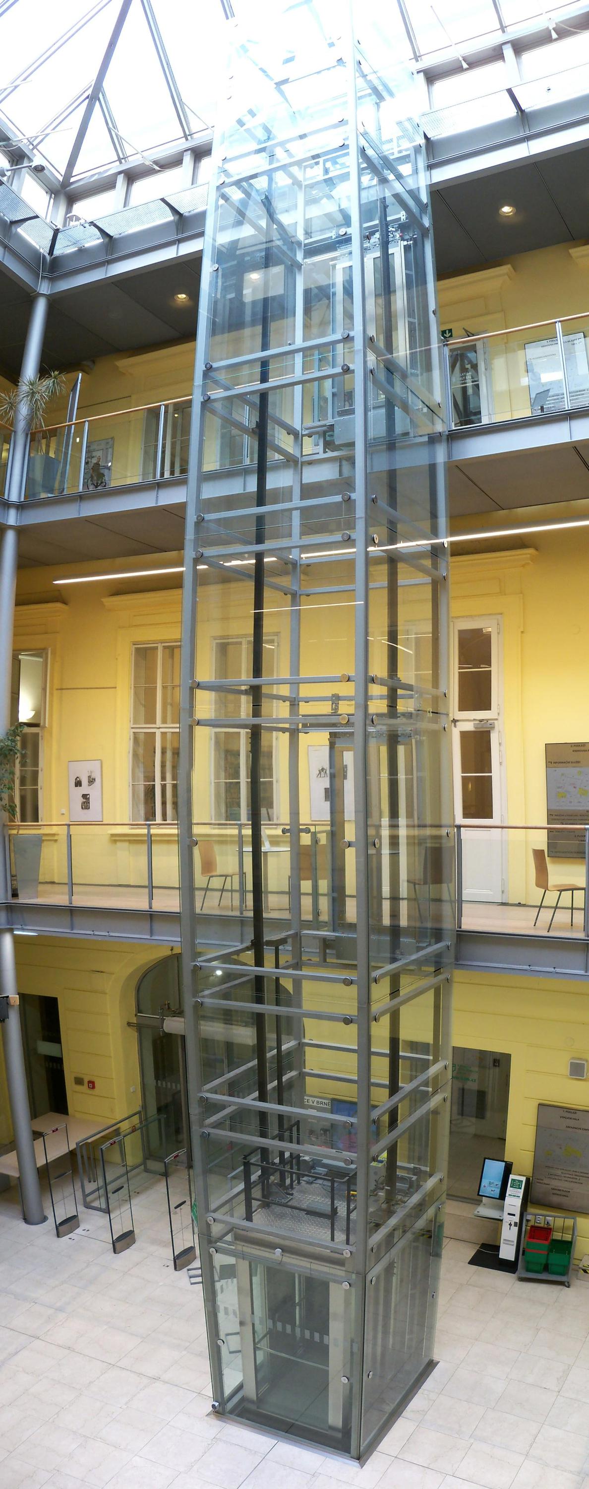 Knihovna Jiřího Mahena v Brně foto 6