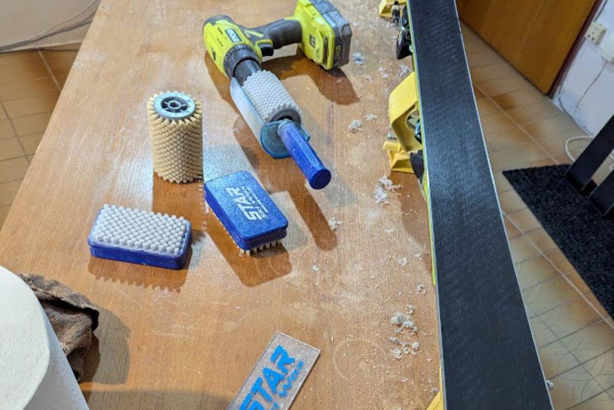 Ski & Board Clinic - Dílna na skluz